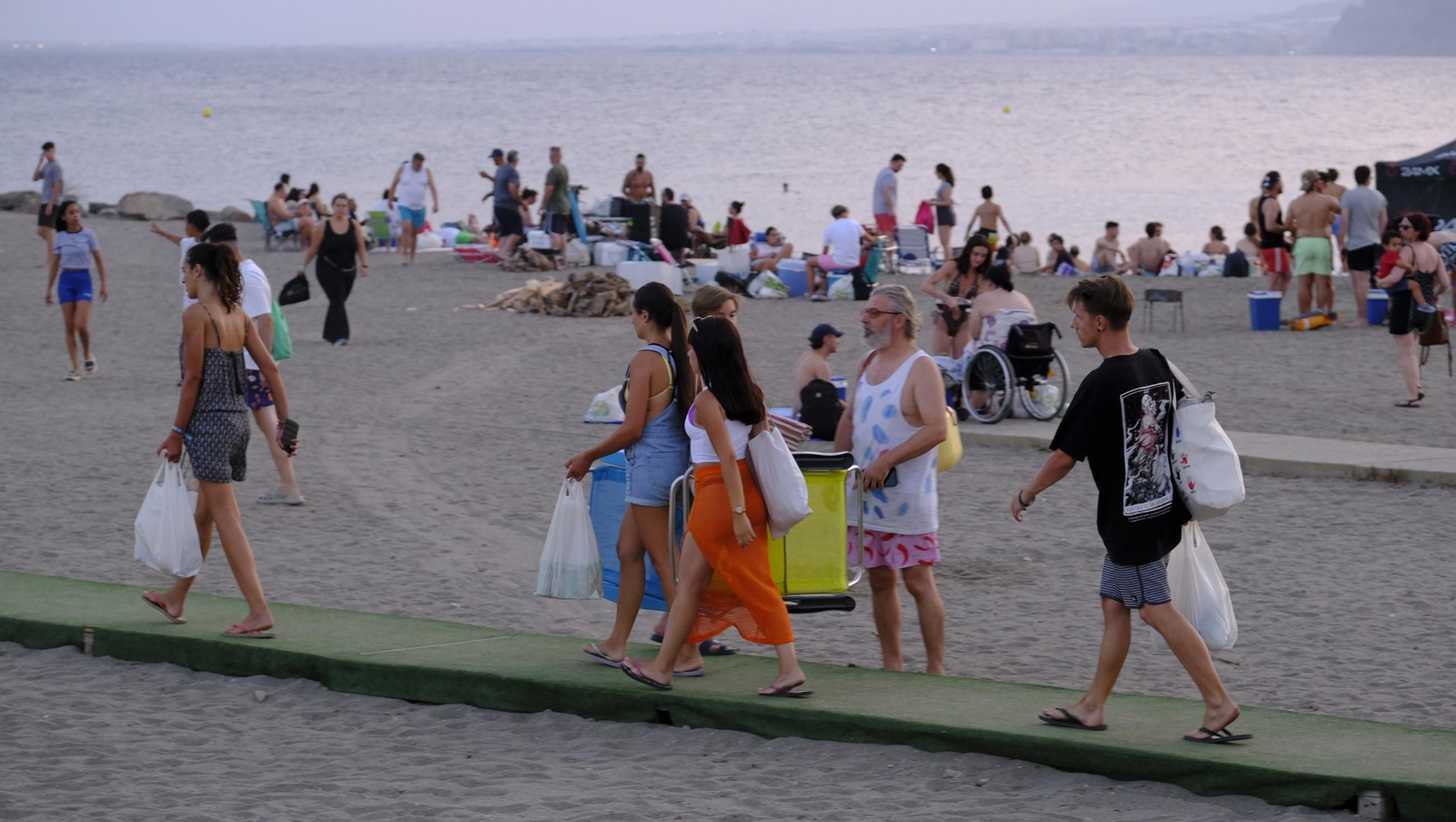 La Noche de San Juan en Almería, en imágenes