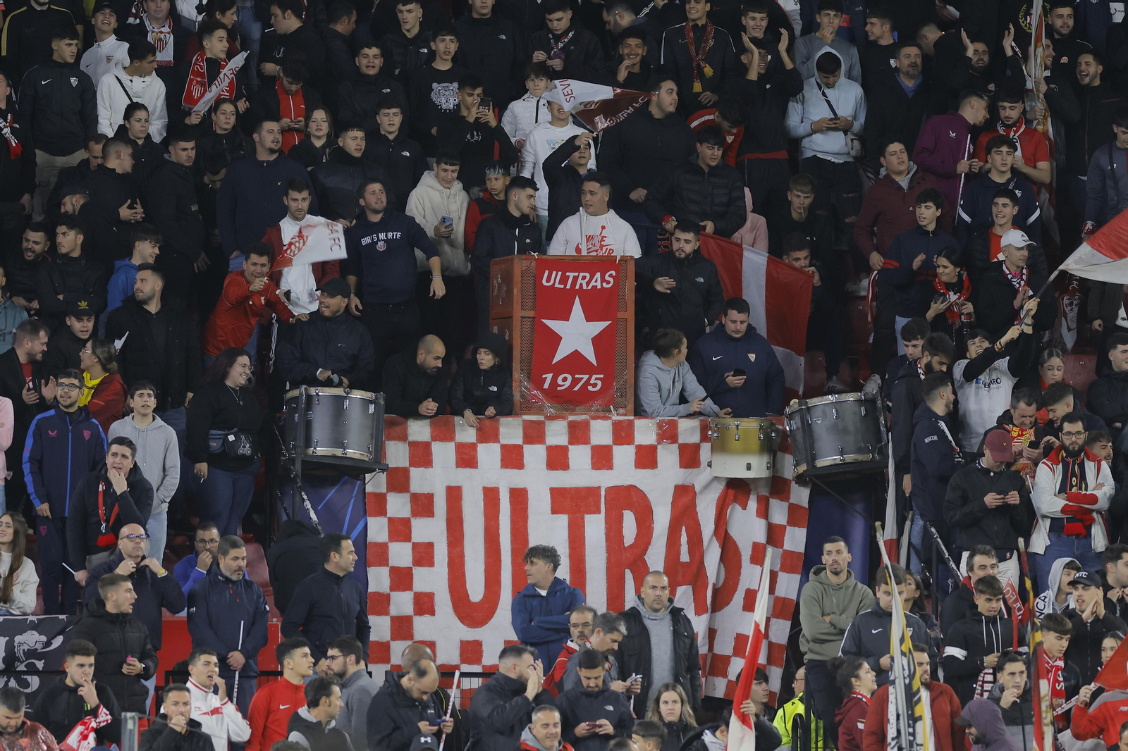 Búscate en las fotos del Sevilla Fc- PSV