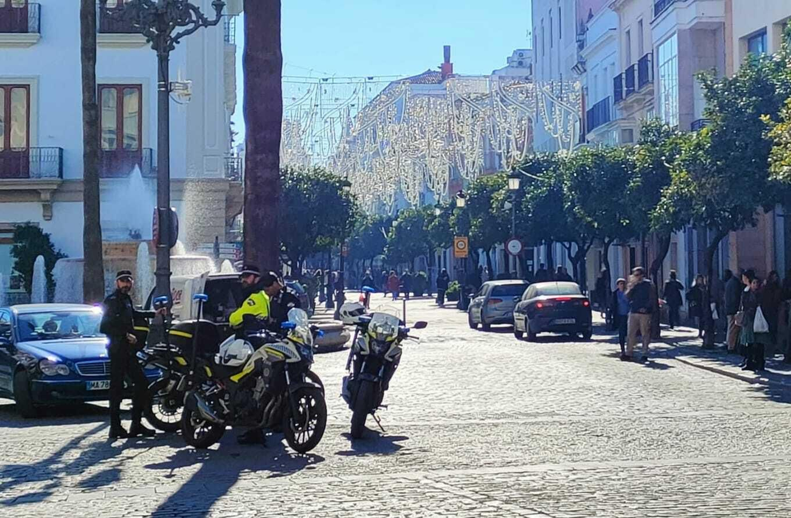 Agentes de Policía Local, esta semana en la Rotonda de los Casinos.