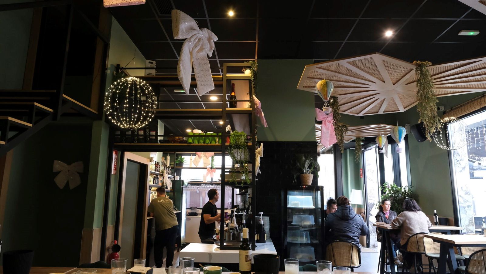 Craft Brunch & Drunch, Imperfecto Anticlub y Pícaro 213, locales de moda en la Vega y la Térmica, en imágenes