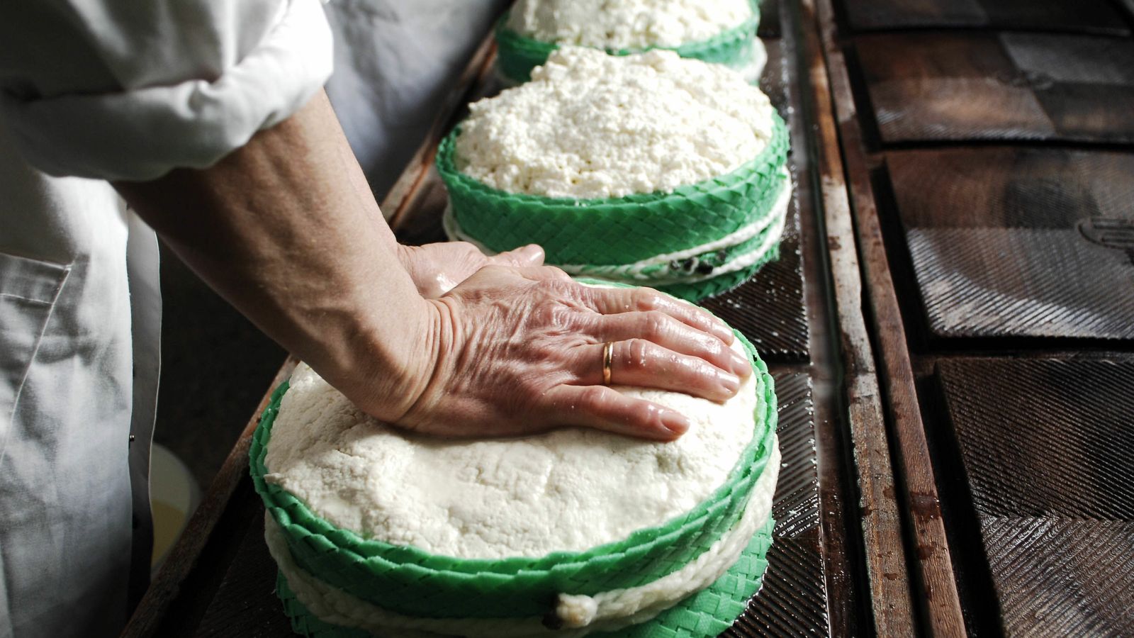 Elaboración artesanal de quesos.