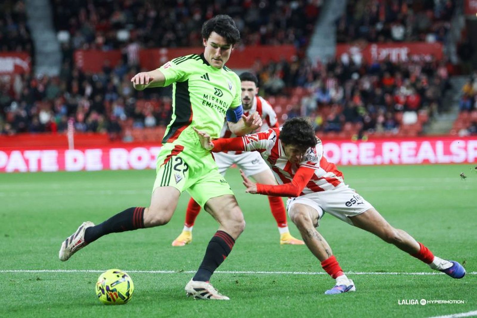 El Sporting golea al colista Mirandés, próximo rival del Málaga CF