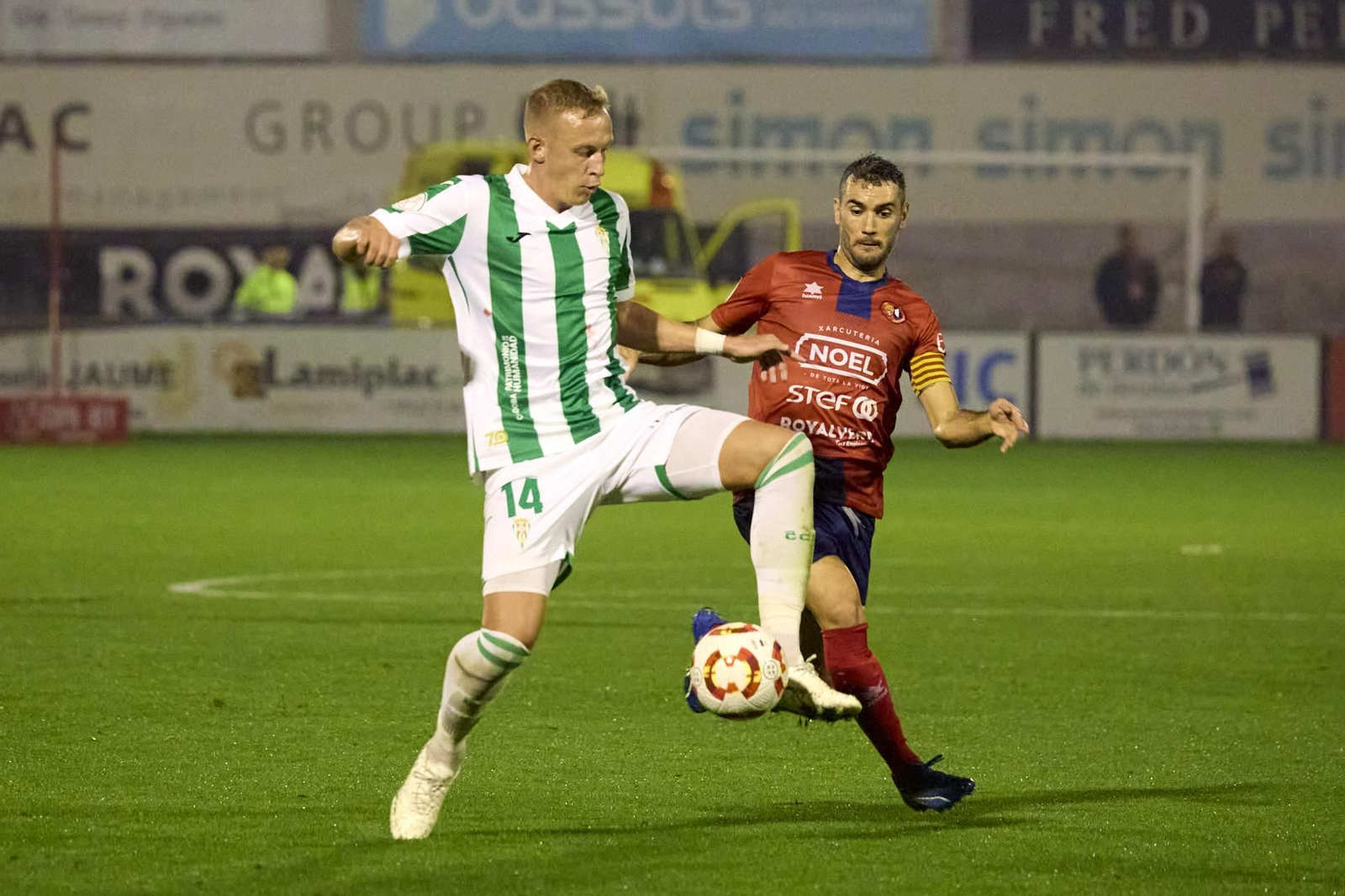Las mejores fotos de la derrota del Córdoba CF en Olot en la Copa del Rey