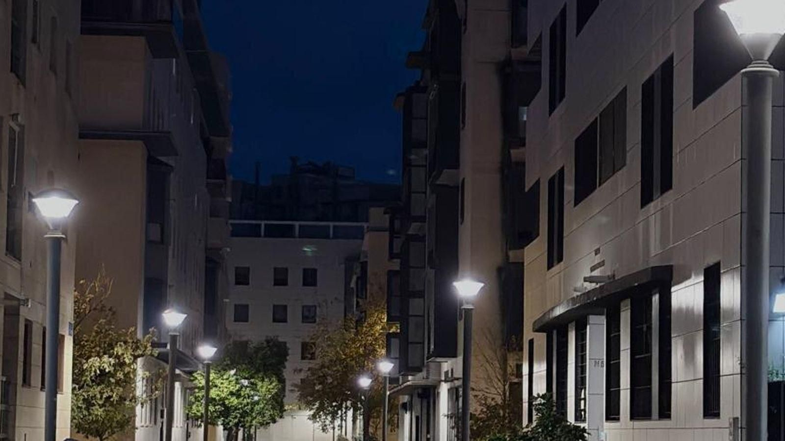 Renovación de la luminaria en Pescadería.