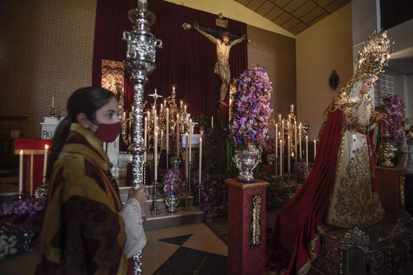 Las imágenes de la veneración de la hermandad de la Lanzada en el Zaidín