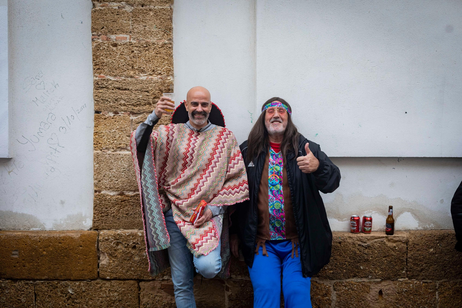 Las mejores imágenes de un Lunes de Coros pasado por agua en el Carnaval de Cádiz 2024