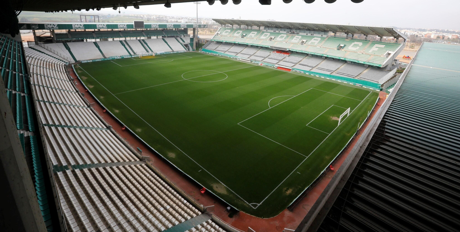 Panorámica del terreno de juego de El Arcángel. Panorámica del terreno de juego de El Arcángel.