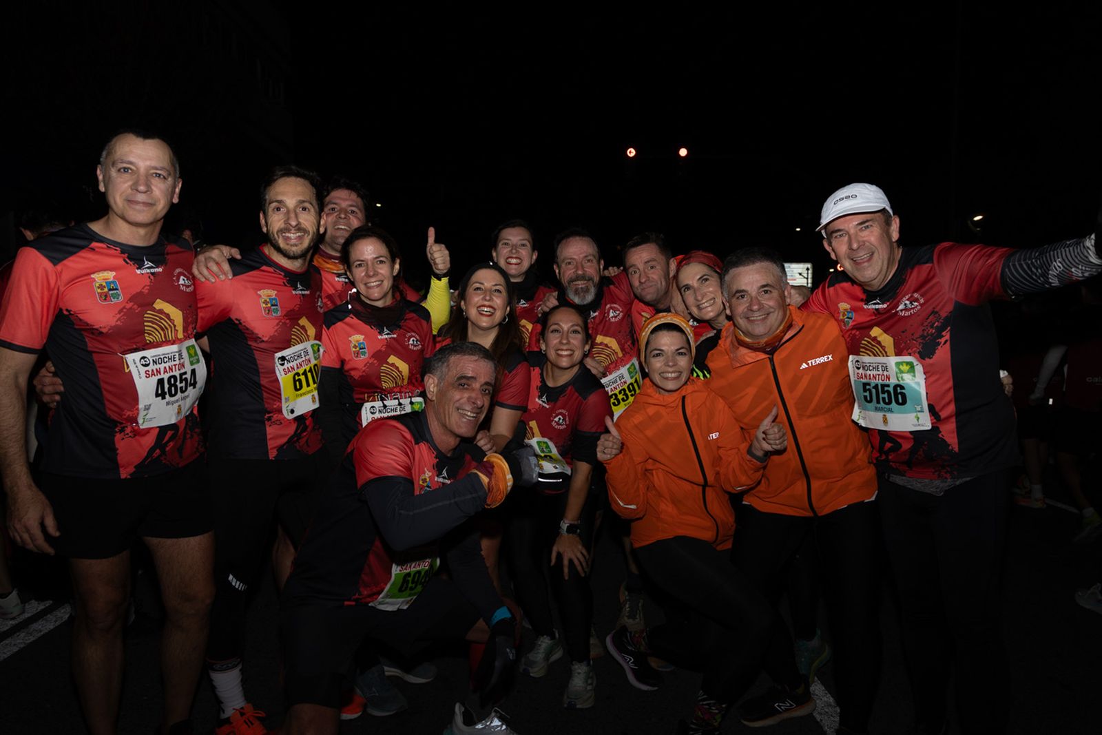 En imágenes: búscate en tu llegada a meta de la Carrera de San Antón 2026 (III)