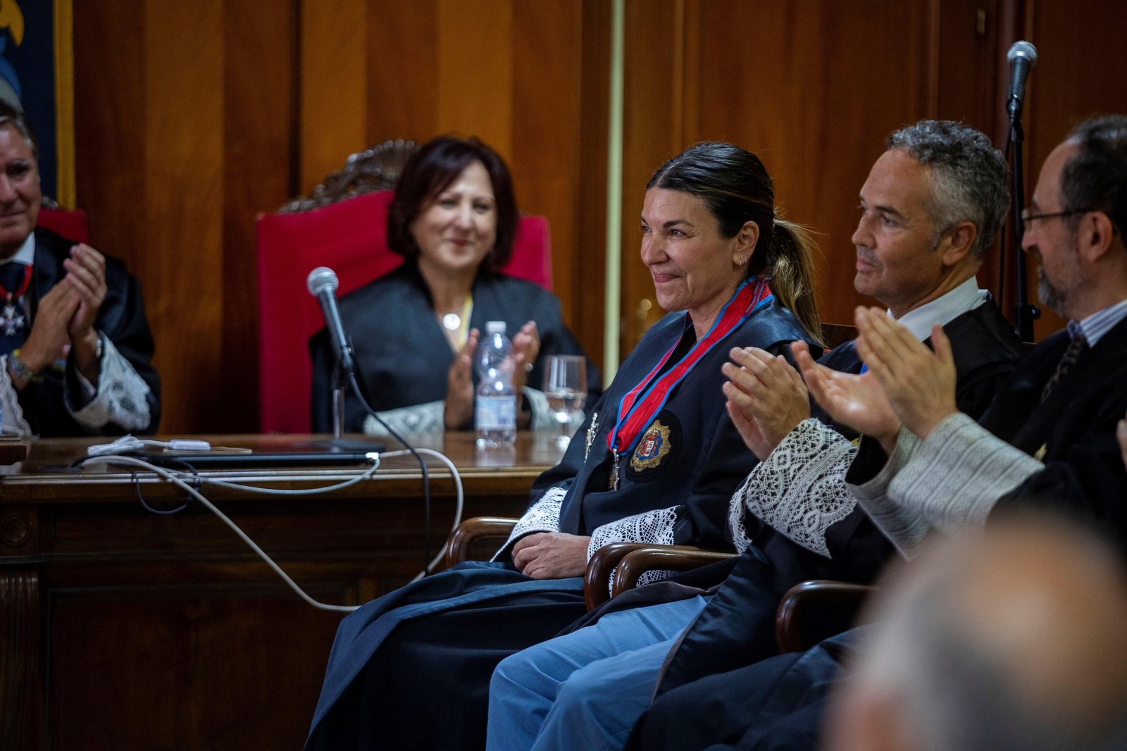 Imposición de la Cruz de la Orden de San Raimundo de Peñafort a Lorena Montero