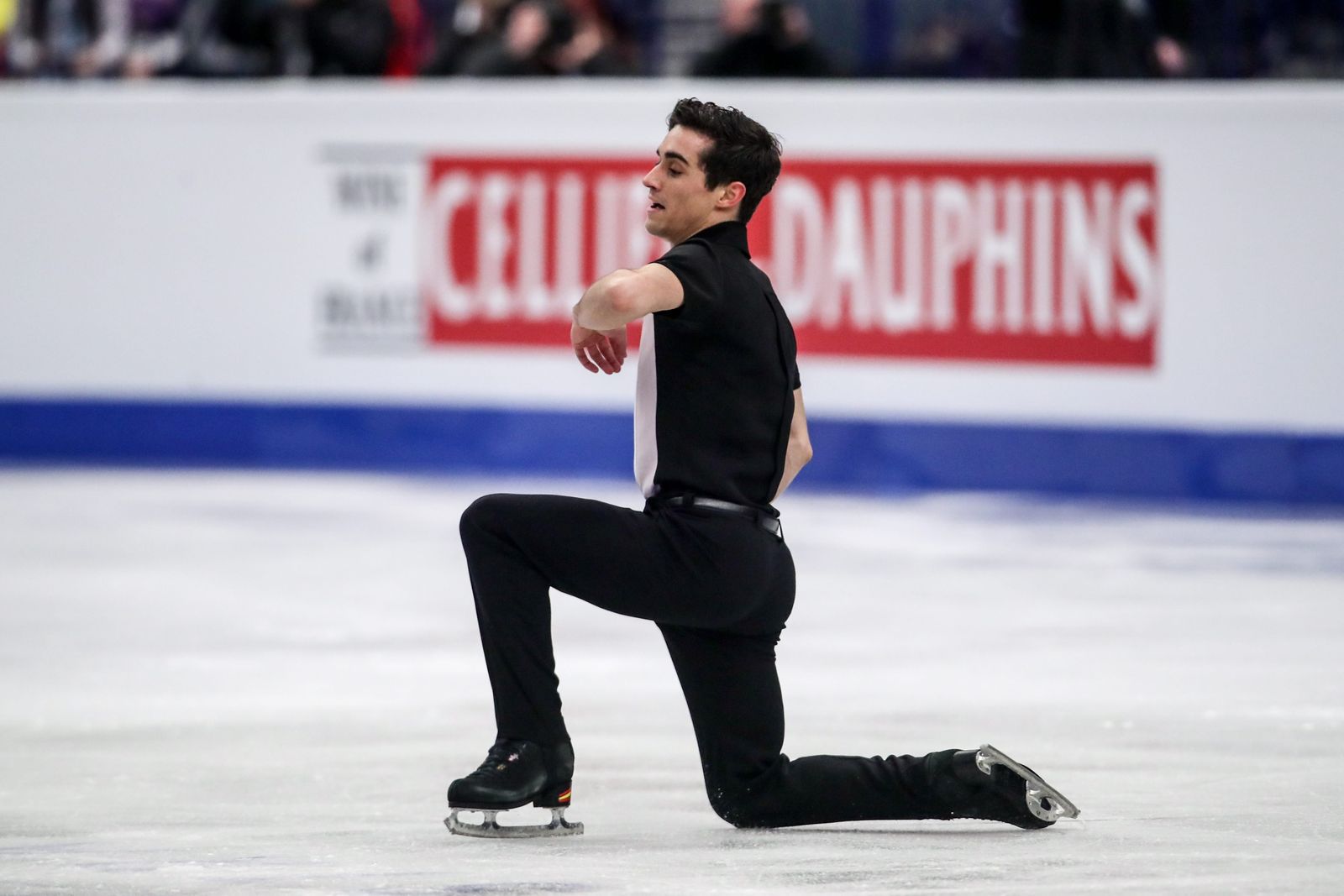 El patinador español Javier Fernández, durante un momento de su ejercicio.
