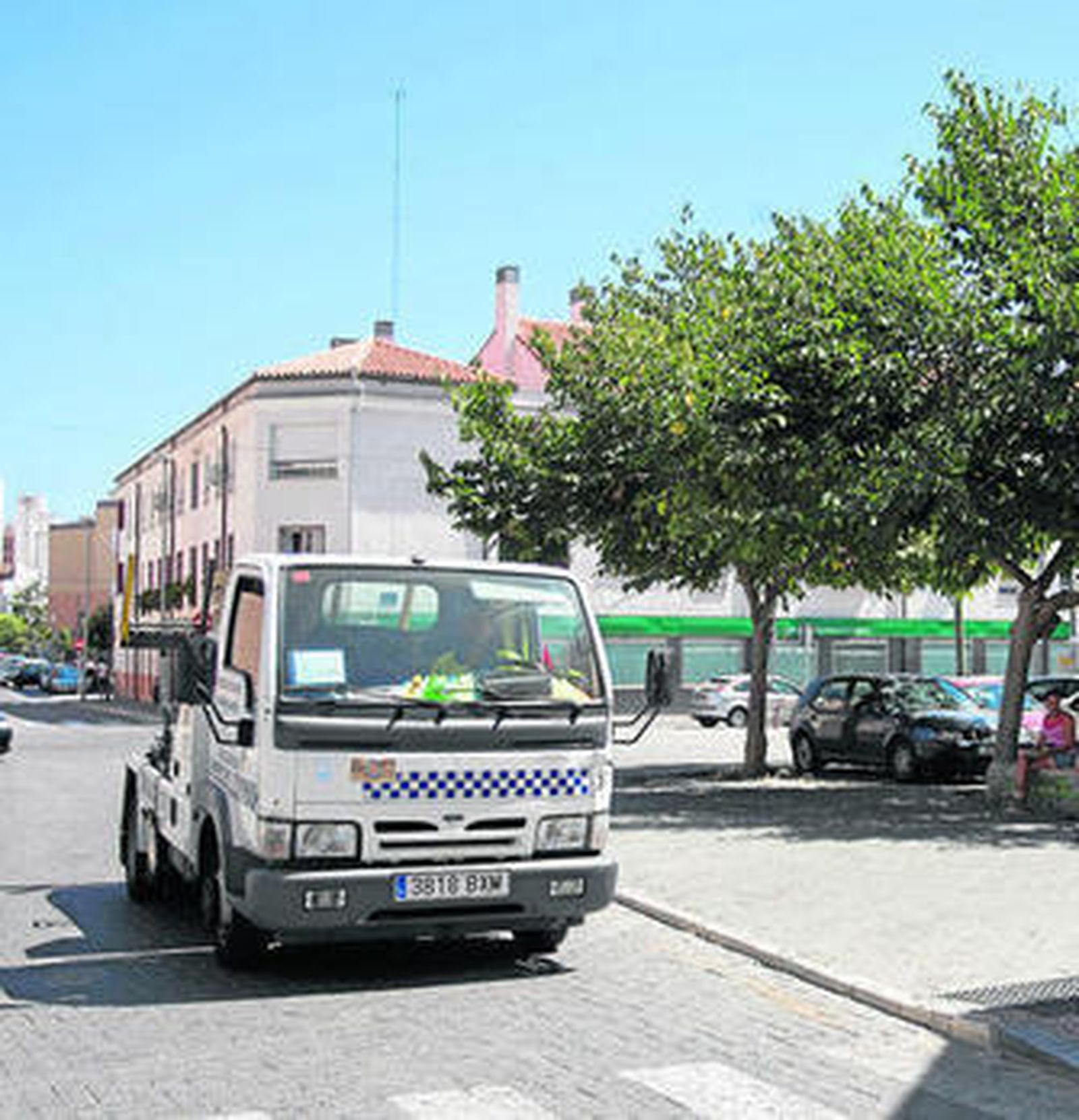 Un vehículo de la grúa municipal.
