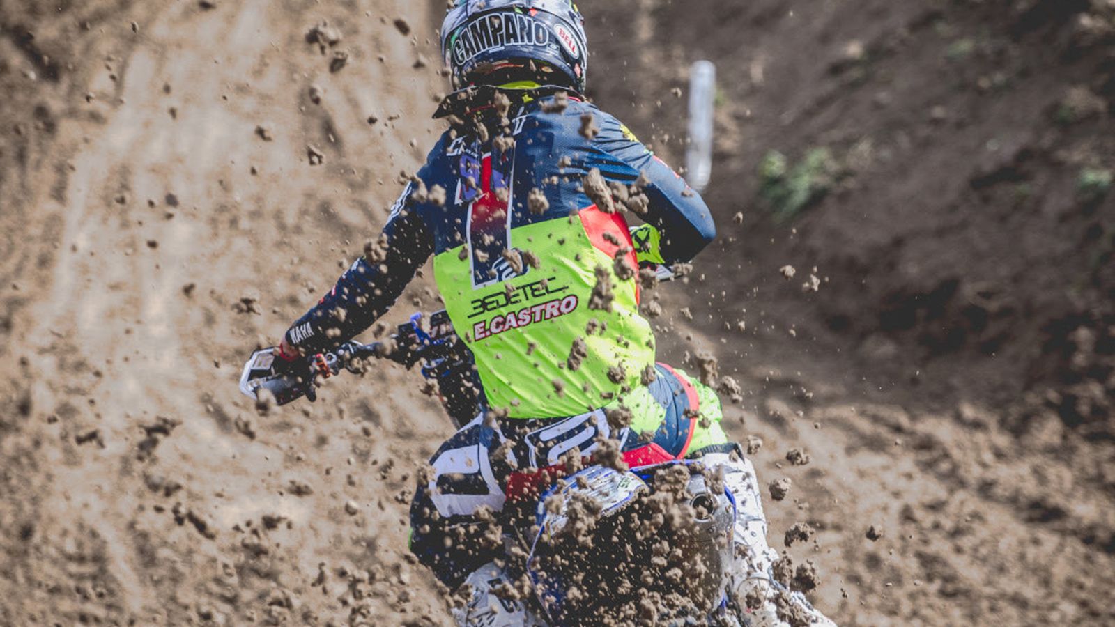 El vigente campeón de España, Carlos Campano, tuvo que afrontar las dos mangas en constante progresión hasta alcanzar el tercer puesto del podio.