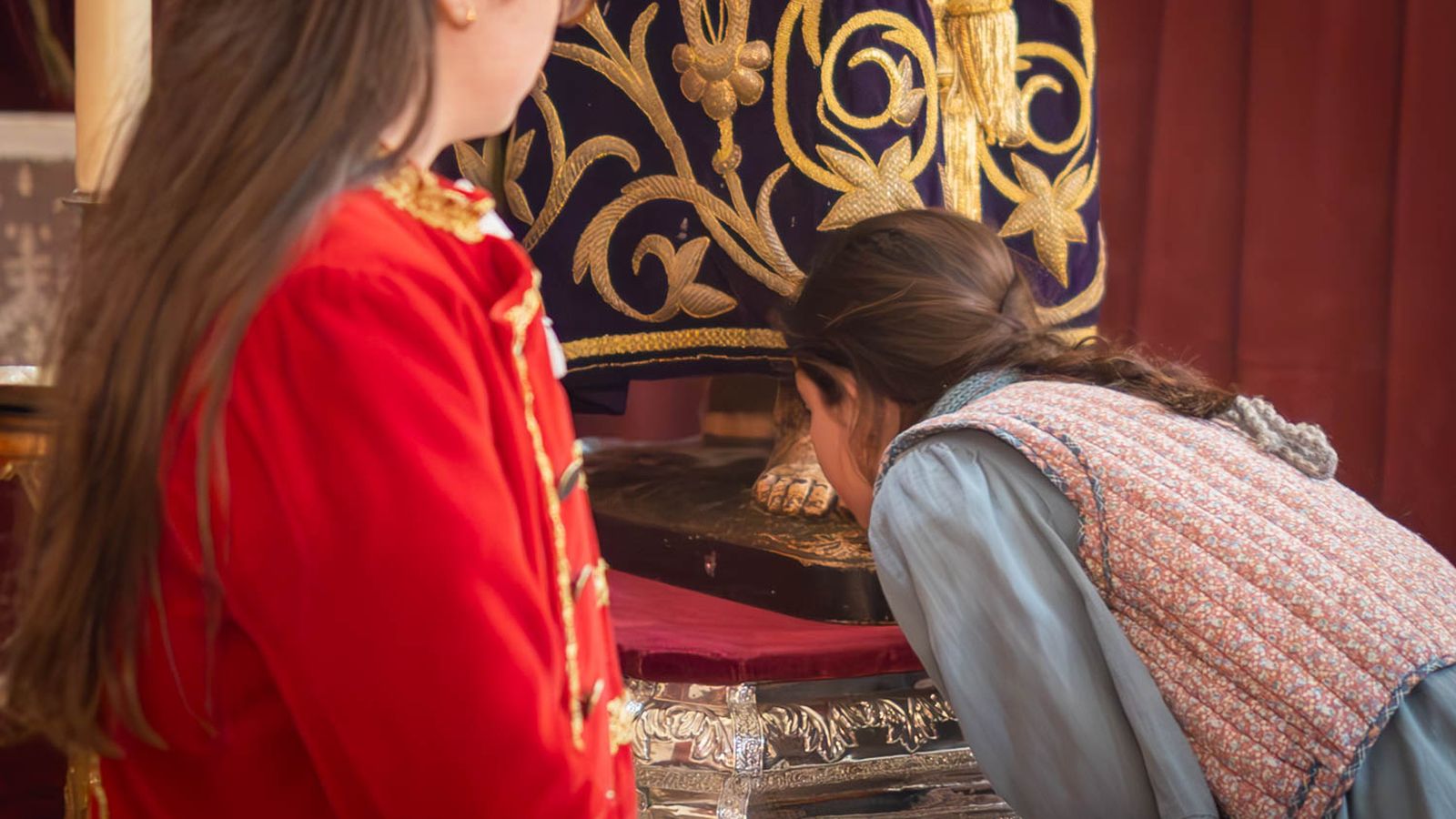 Los besapiés y besamanos del Domingo de Pasión en Jerez, en imágenes