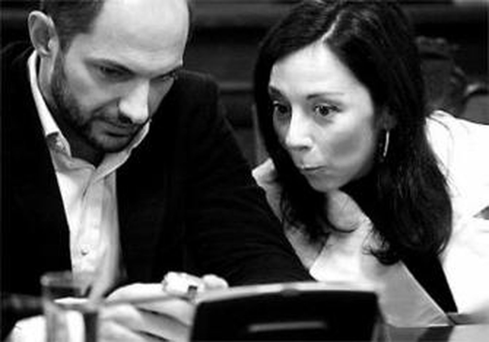 Raúl López y Purificación Pineda, ayer, en el Pleno.