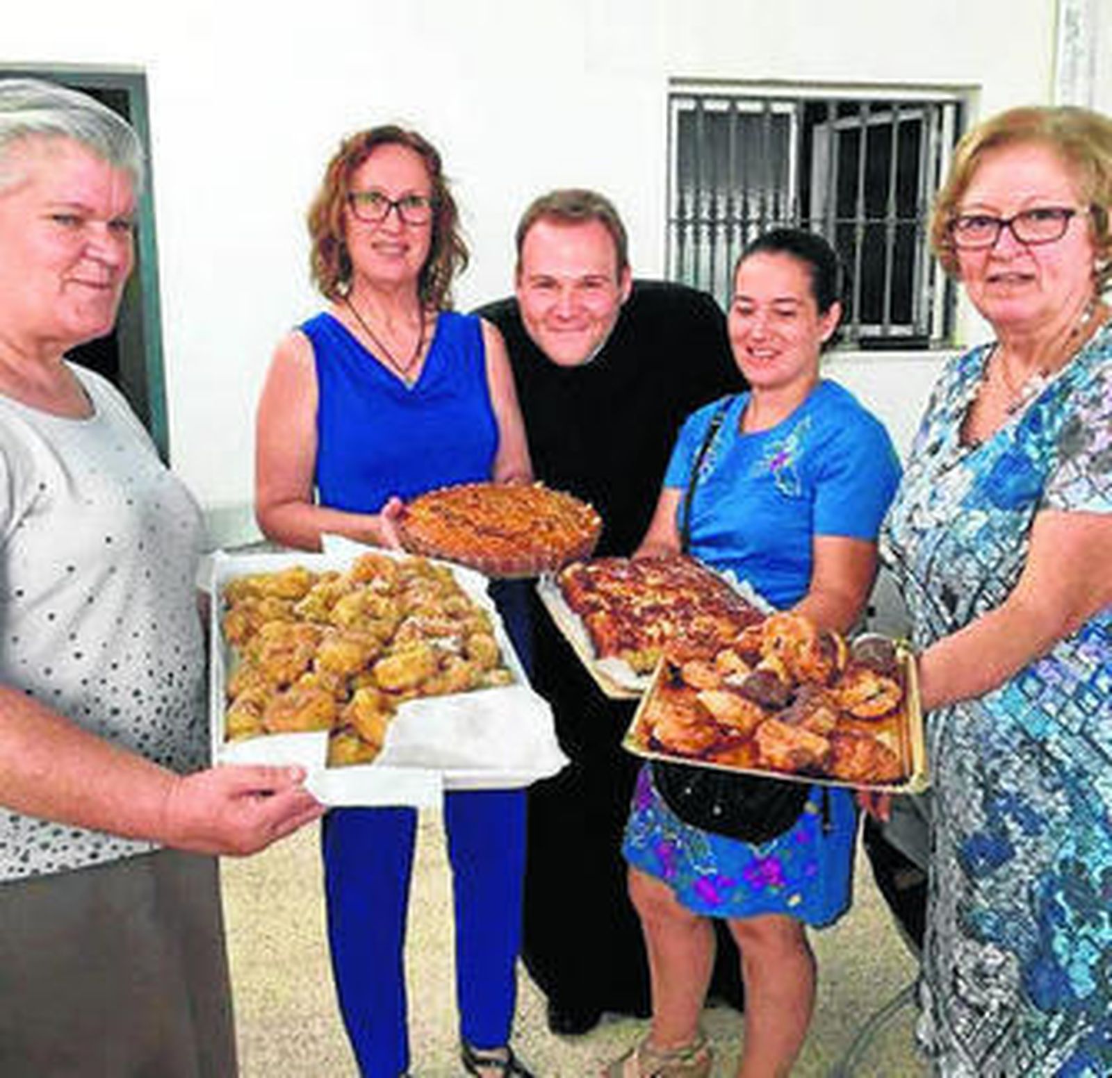 San Isidro ofrece una emotiva despedida a su querido párroco