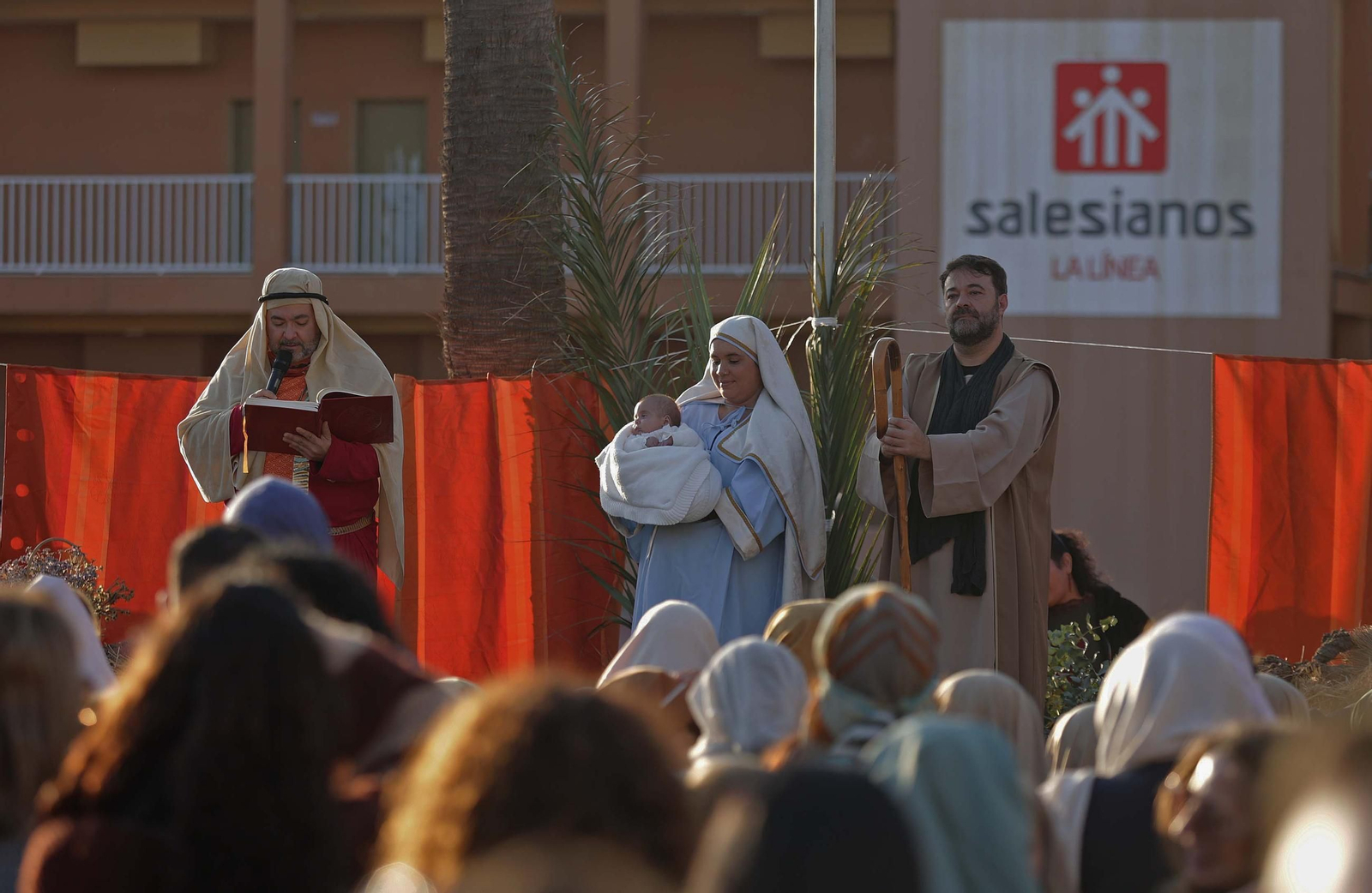 Fotos del Belén Viviente del colegio Salesianos de La Línea
