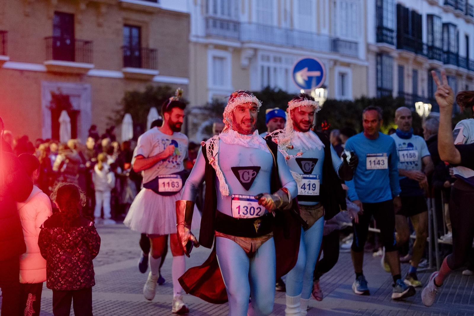 Las mejores imágenes de la carrera popular San Silvestre Gaditana 2024