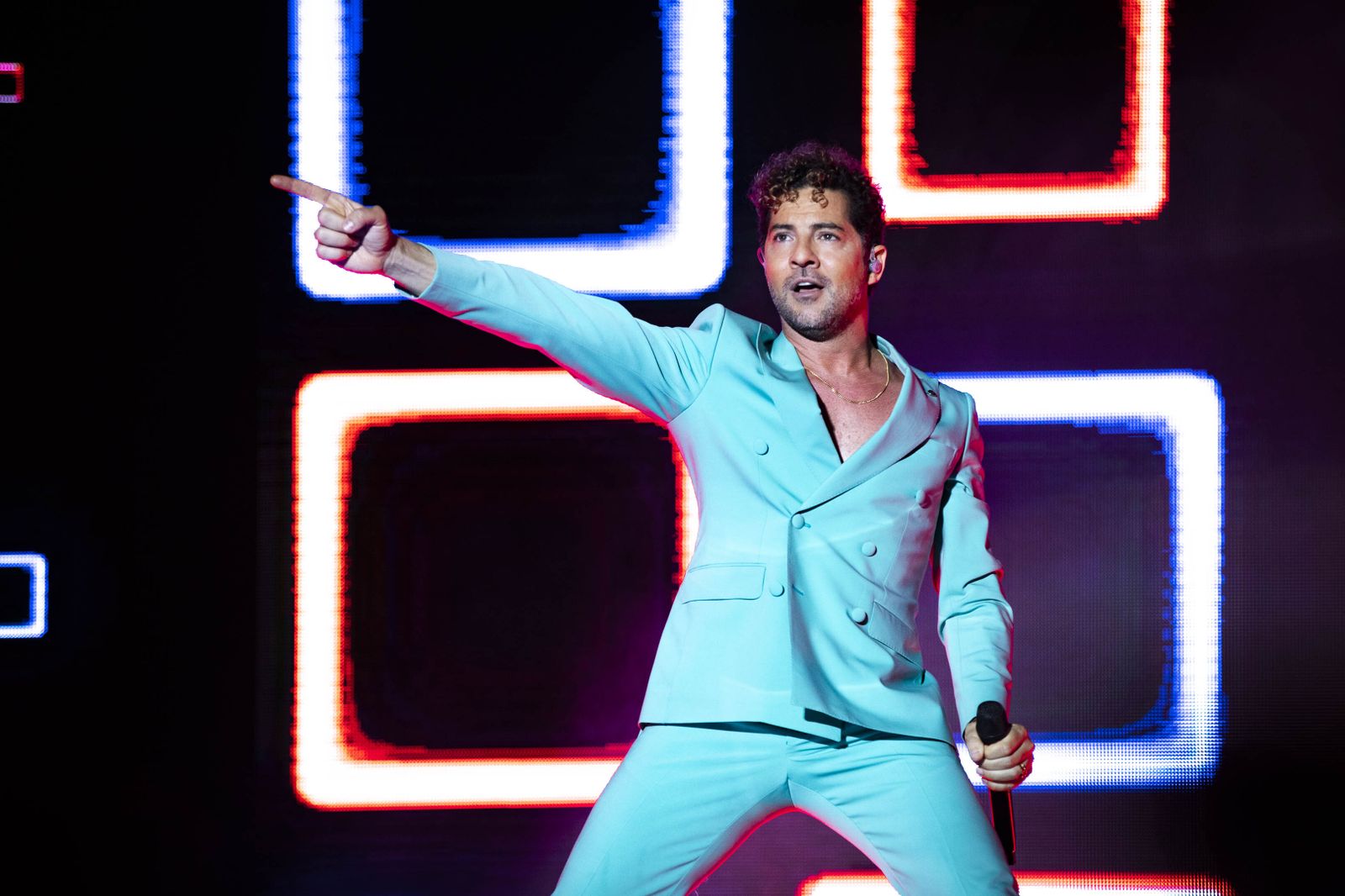 Búscate entre las imágenes del concierto de David Bisbal en Concert Music Festival de Chiclana