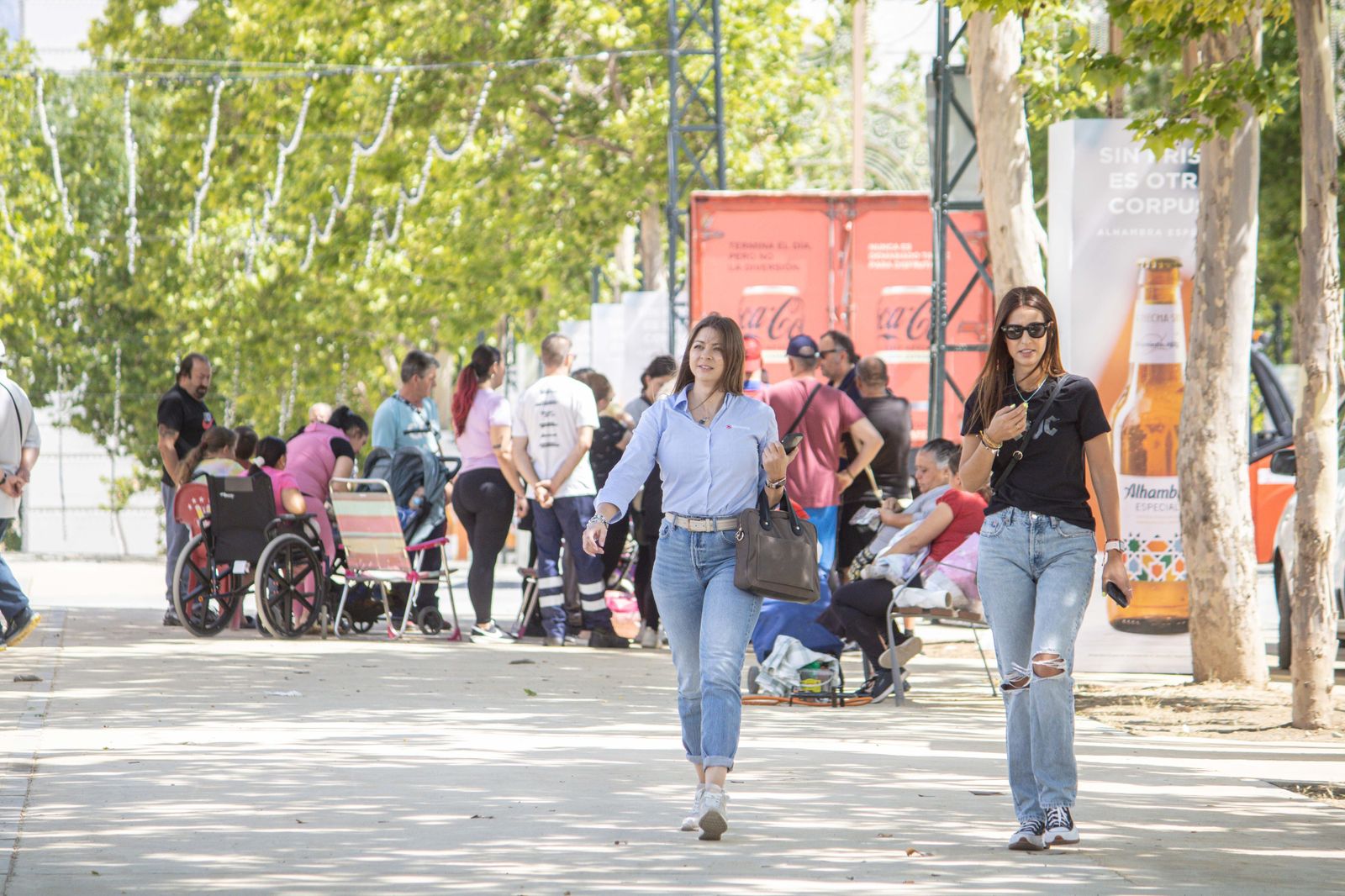 Ambiente en Granada durante este lunes de Corpus, en imágenes