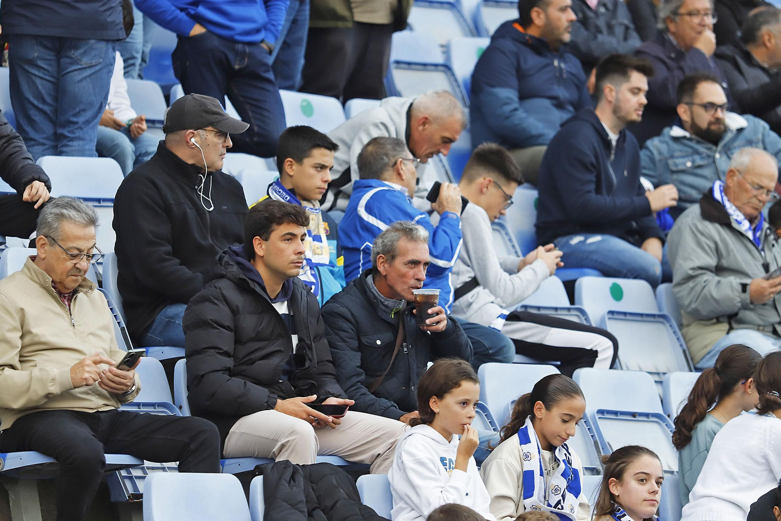 Imágenes del ambiente en el Recreativo de Huelva - San Fernando