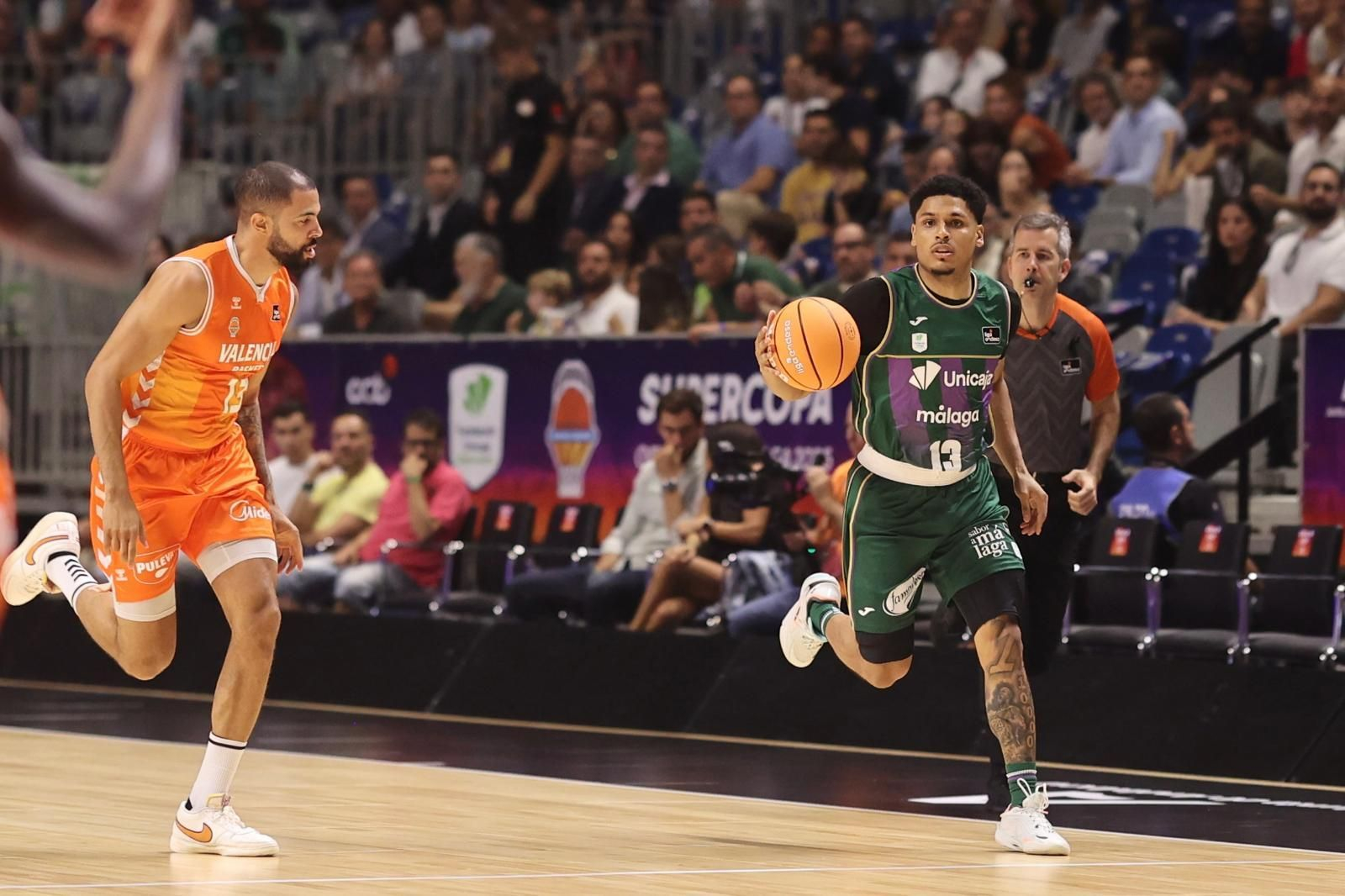 El Unicaja - Valencia Basket de la Supercopa, en fotos