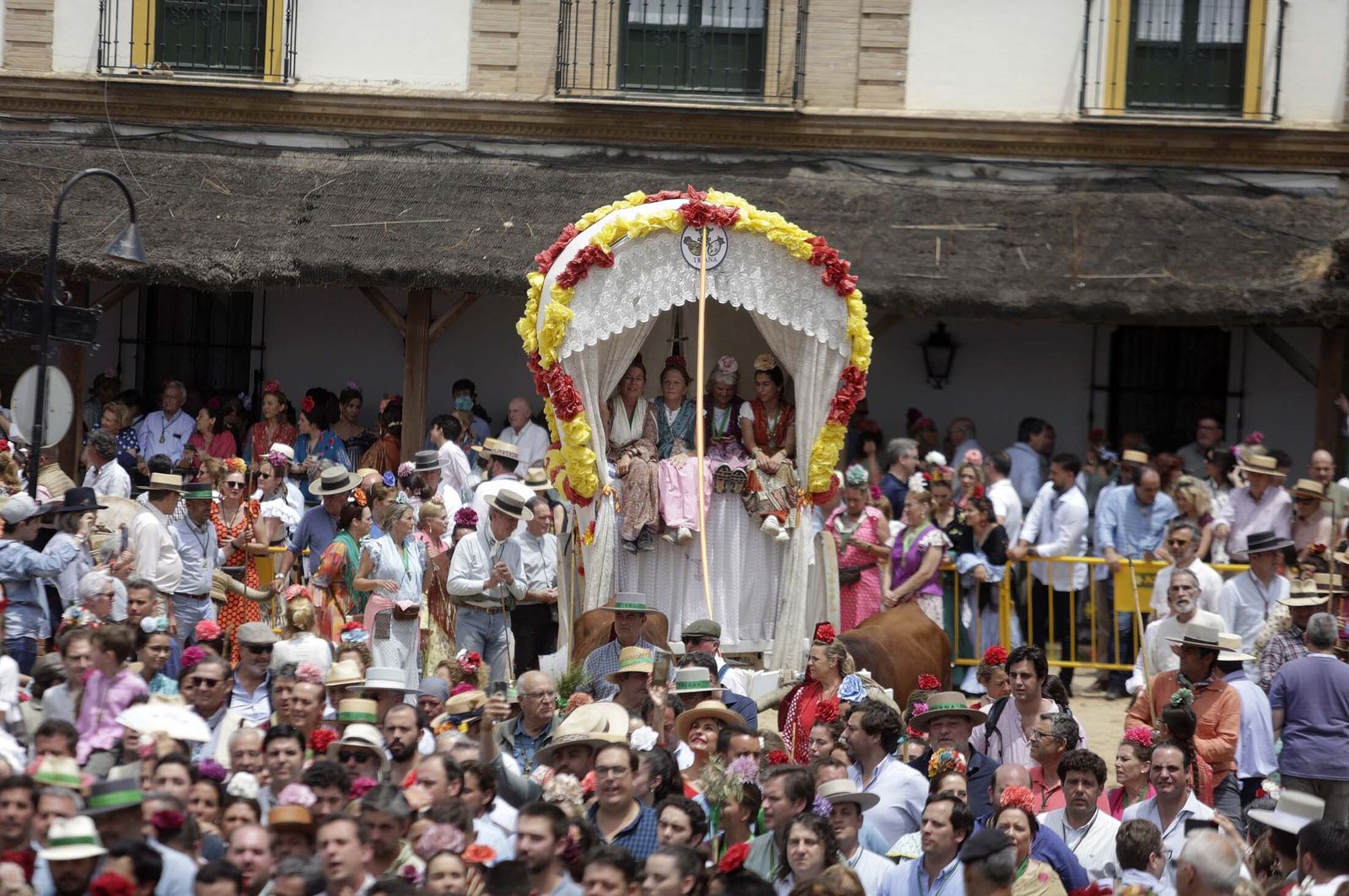 El Rocío 2023: Imágenes de ambiente y presentaciones de las Hermandades