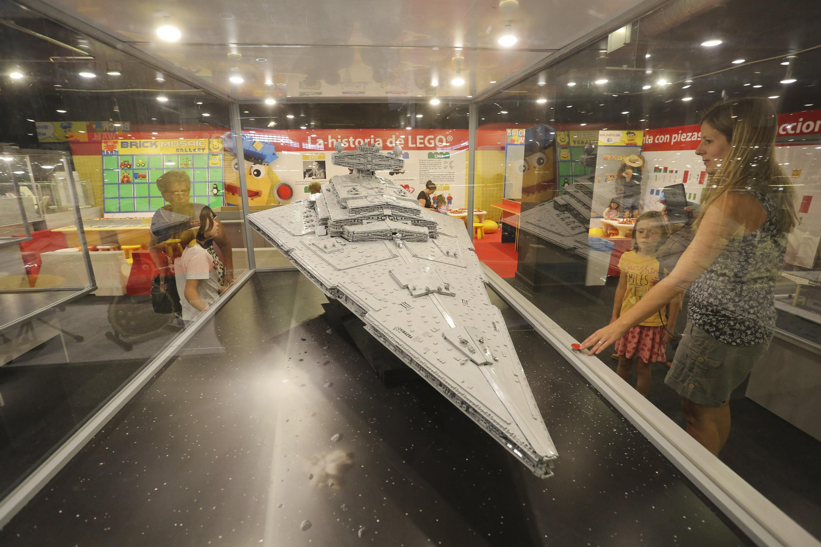 Las fotos de la exposición de Lego en el Muelle Uno de Málaga