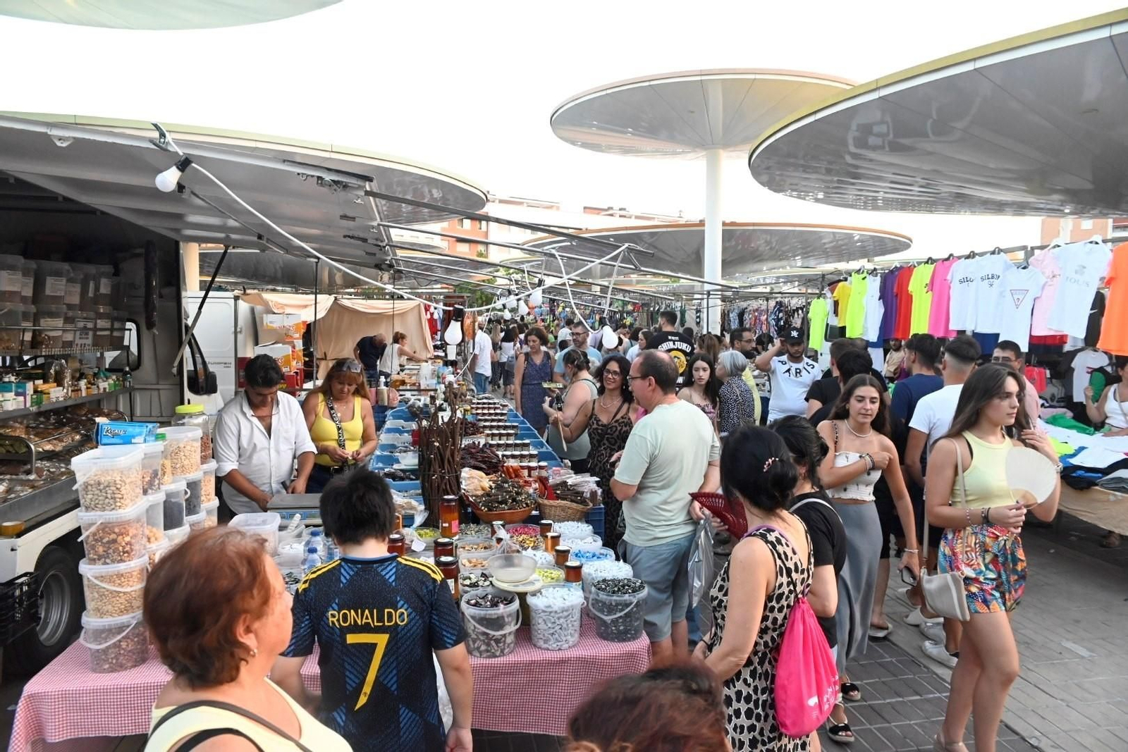 Las fotos del mercadillo nocturno de las Setas en Córdoba