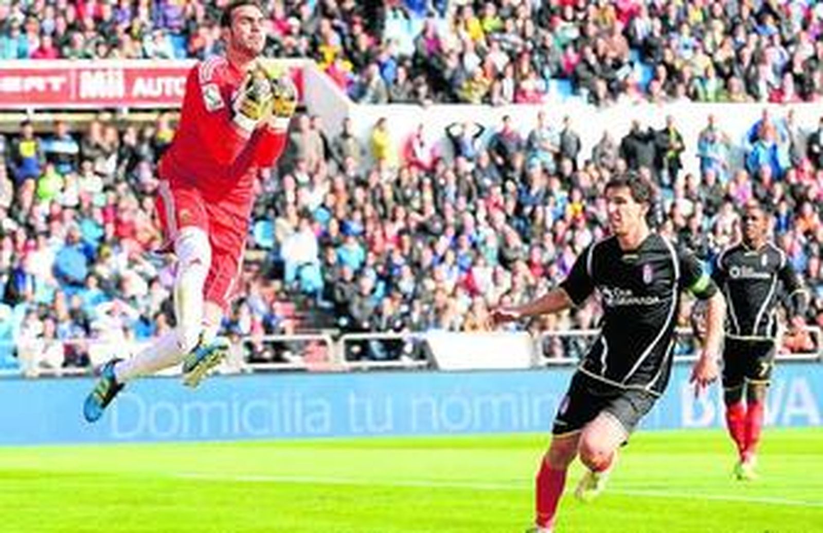 Los postes tuvieron más trabajo que Roberto ayer.