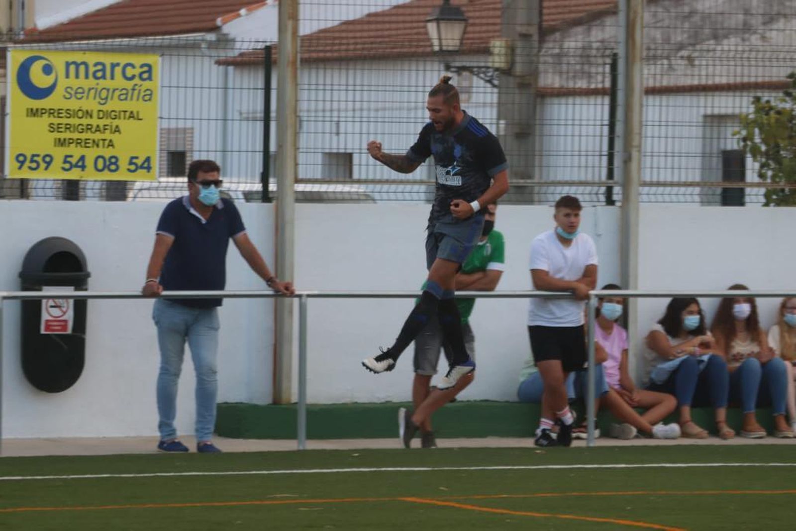 El Recreativo impuso la lógica y superó con claridad al Alosno.