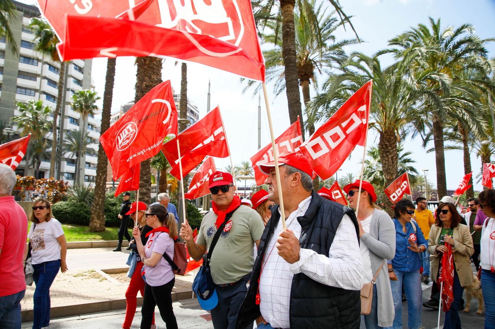 Las imágenes de la manifestaciones del 1 mayo en Almería, Día del Trabajador