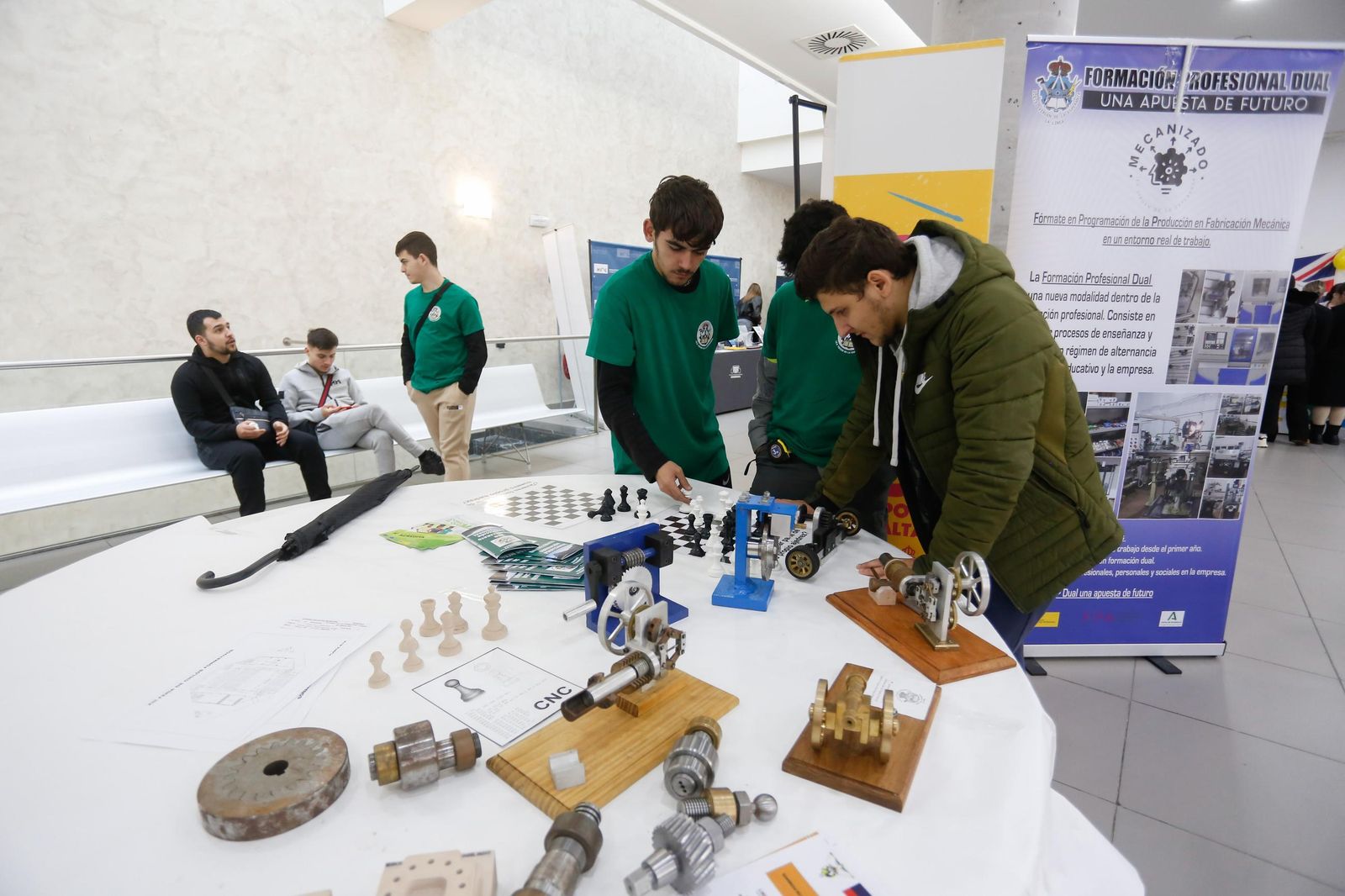Las fotos de la XIII Feria de Ciclos Formativos Campo de Gibraltar en el Palacio de Congresos de La Línea