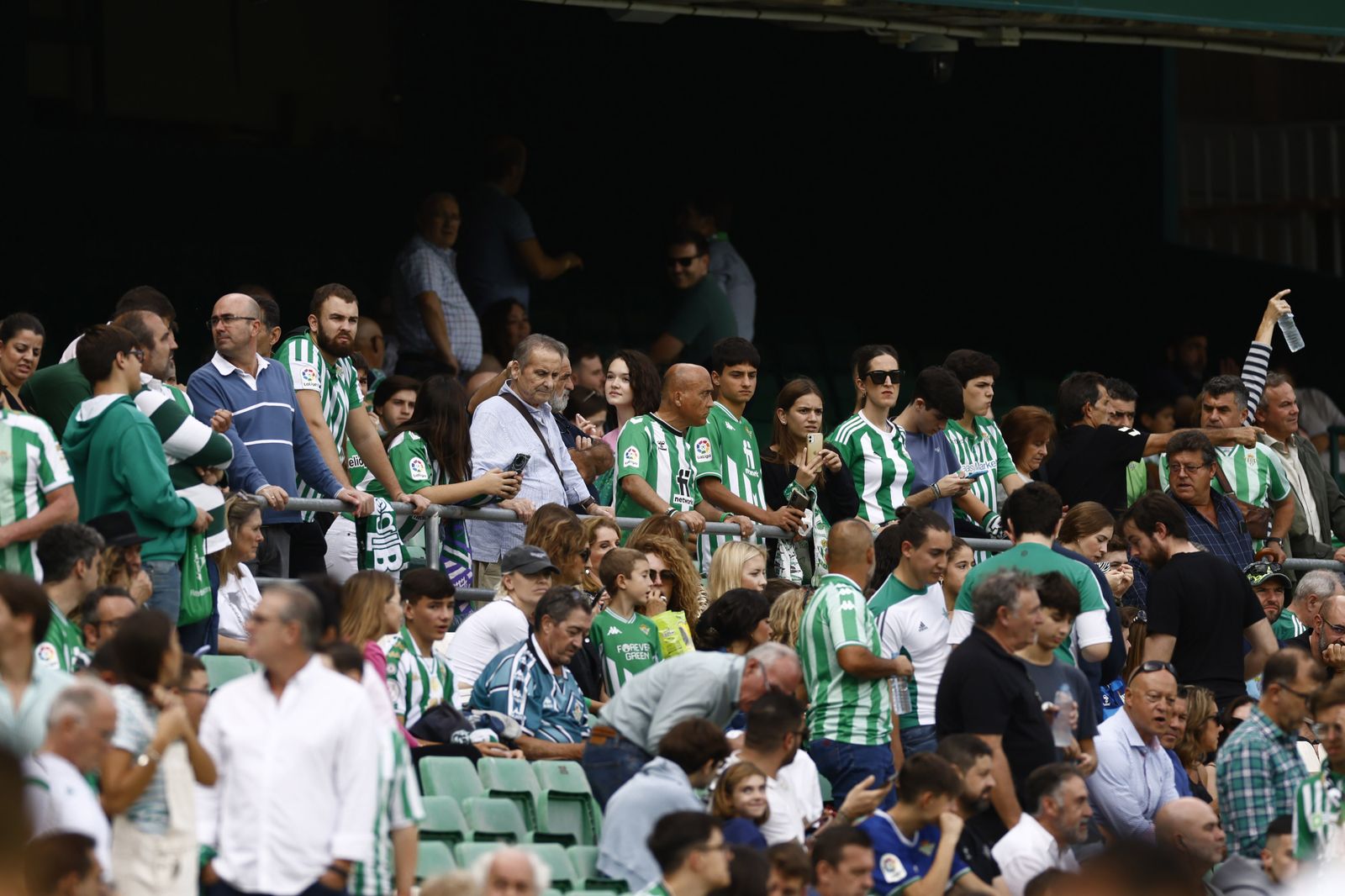 Búscate en las fotos del Betis-Atlético de Madrid