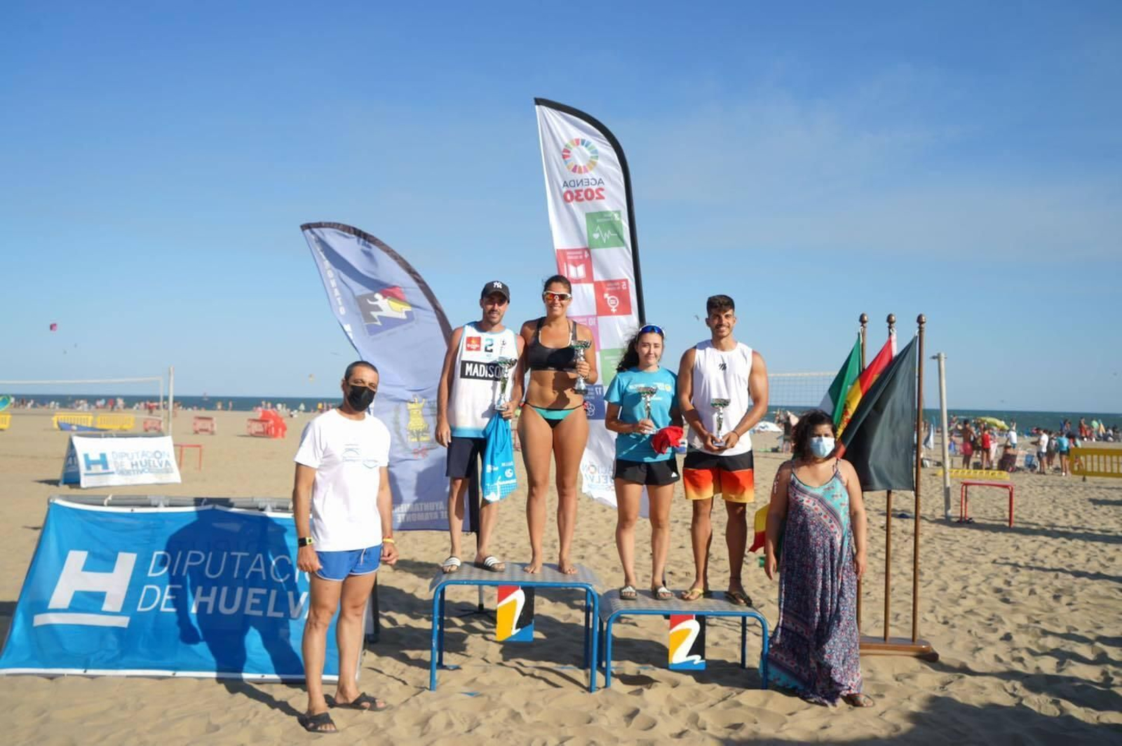 Entrega de premios de la competición de voley playa