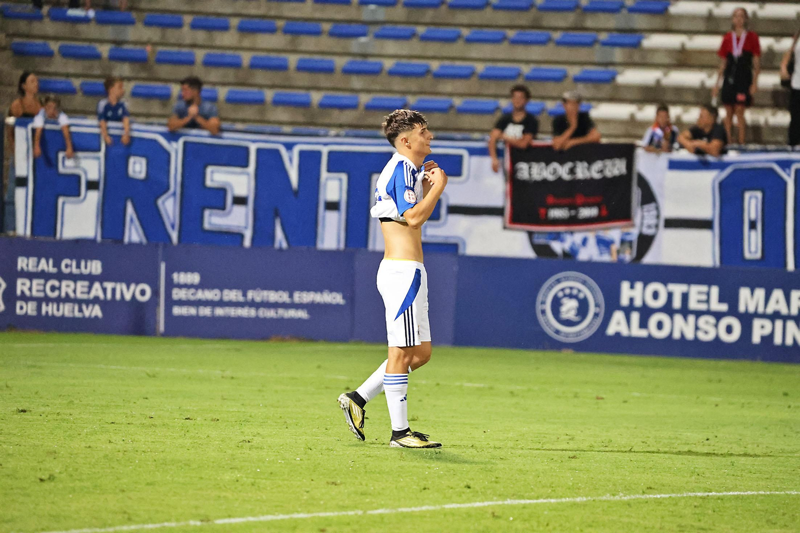 Las mejores imágenes del Trofeo Colombino entre el Recreativo de Huelva y el Córdoba CF