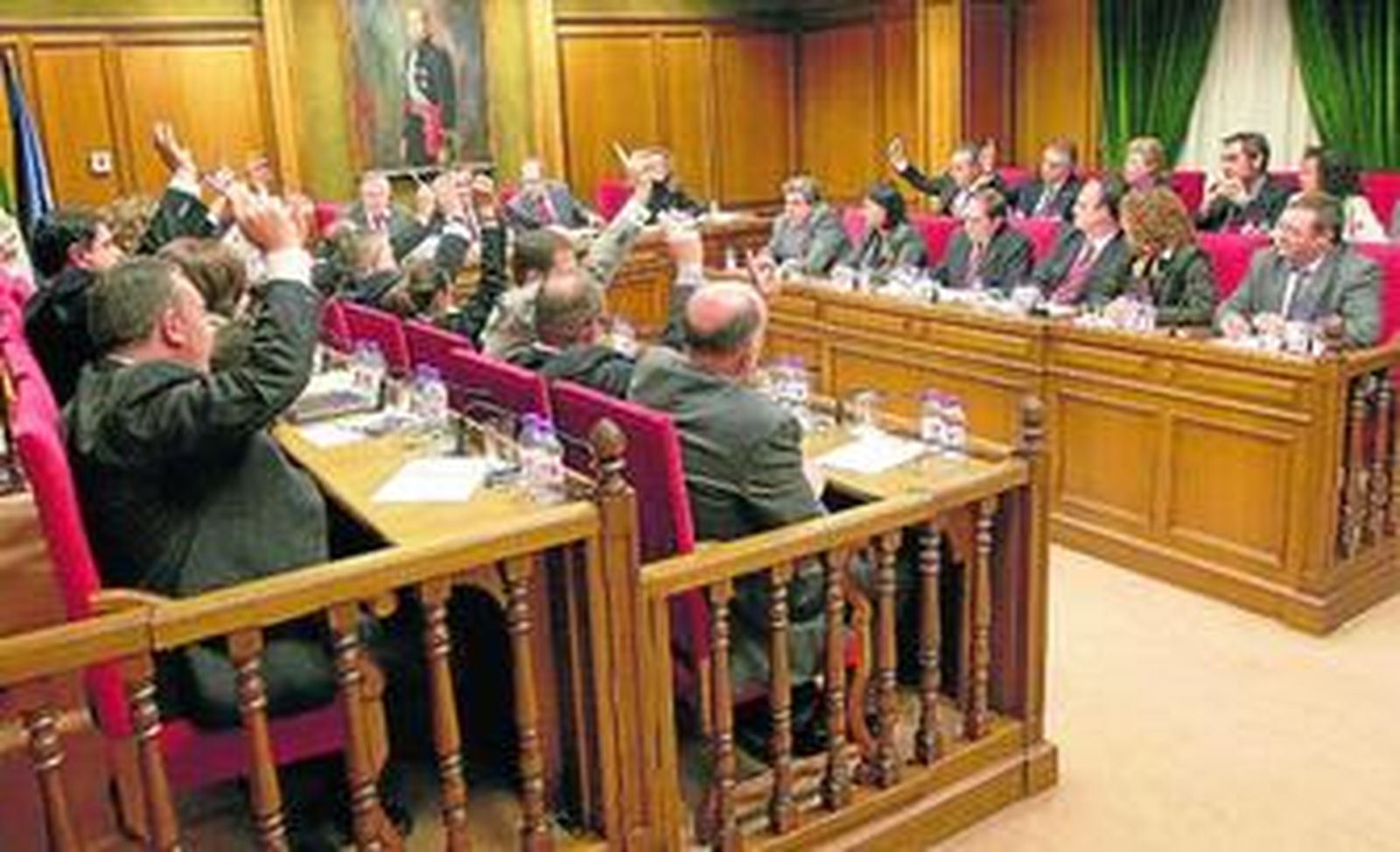 Pérez dialoga con Díaz tras 'tumbarle' los Presupuestos.