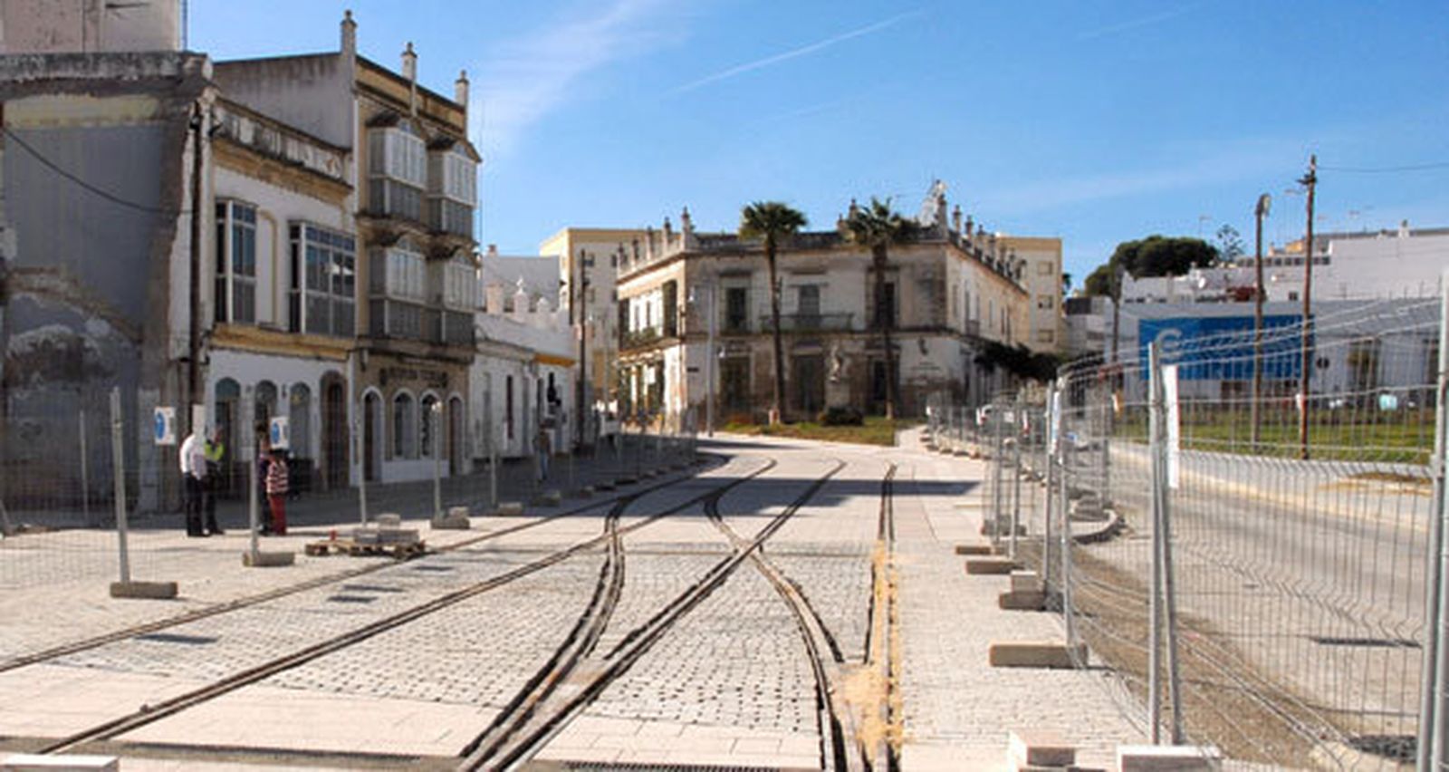 El tranvía y la peatonalización de la calle Real parten La Isla