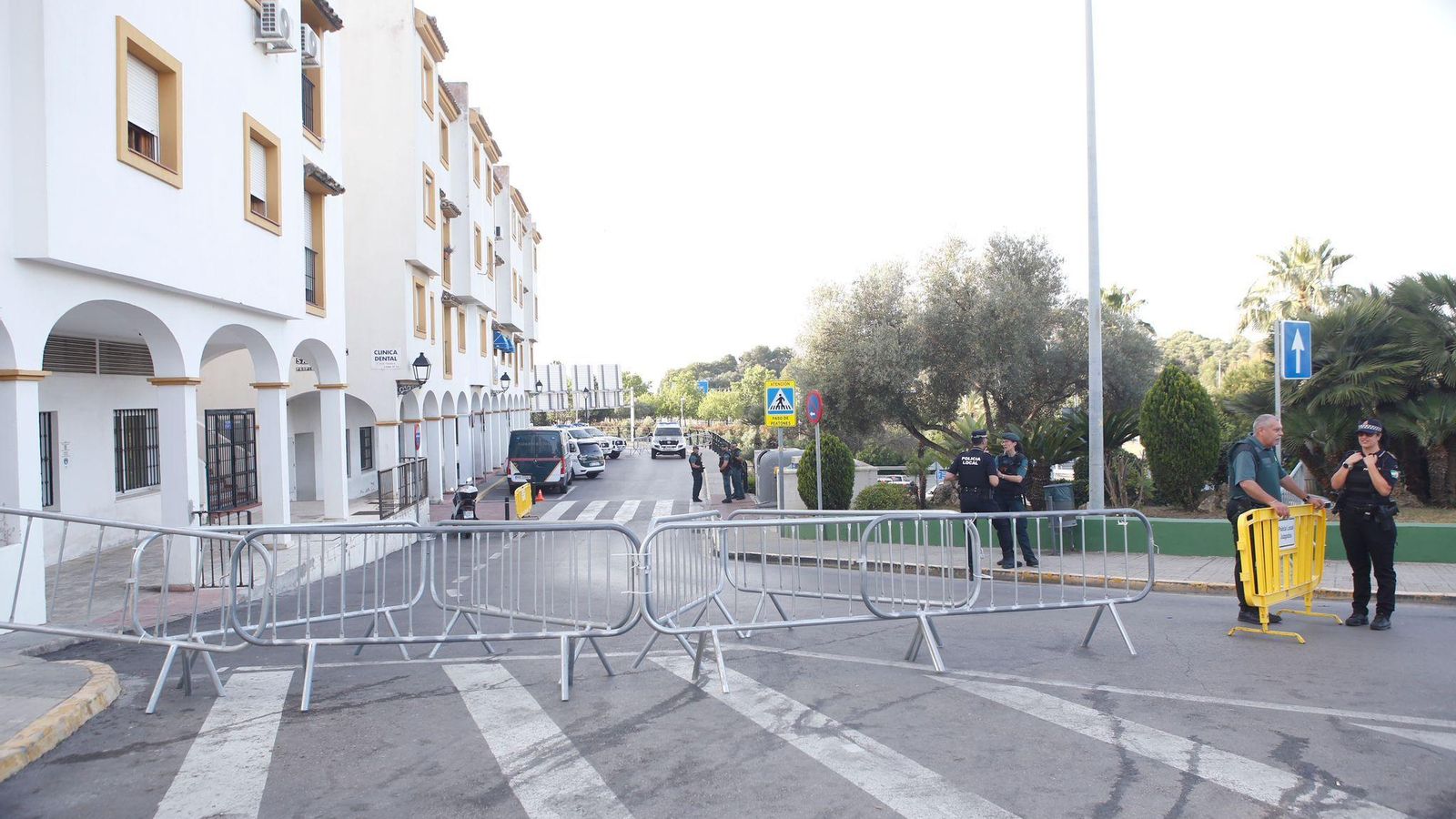 La zona de los juzgados, vallada.