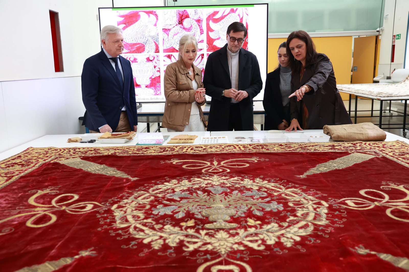 Una de las piezas de la Catedral en el IAPH.