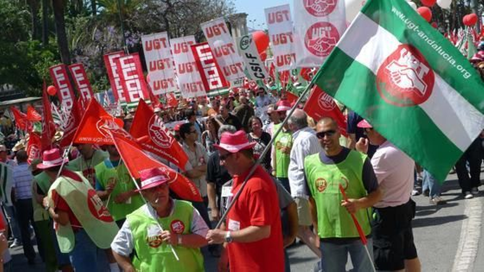 Huelga de funcionarios celebrada en Málaga contra el reajuste salarial impuesto por el Gobierno.


Foto: J.A.N.
