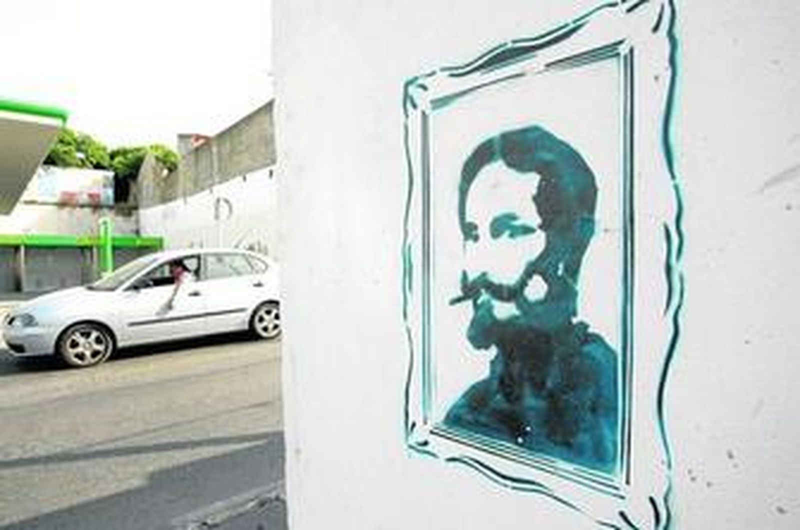 El dibujo que hay en una pared de la avenida Gesto por la Paz, ayer.