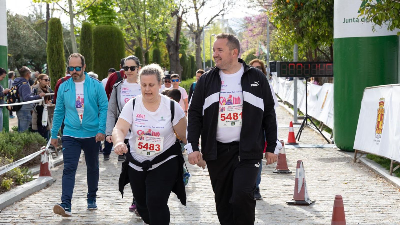 Más de 2.100 participantes corren para promover la salud en Jaén, en imágenes (1)