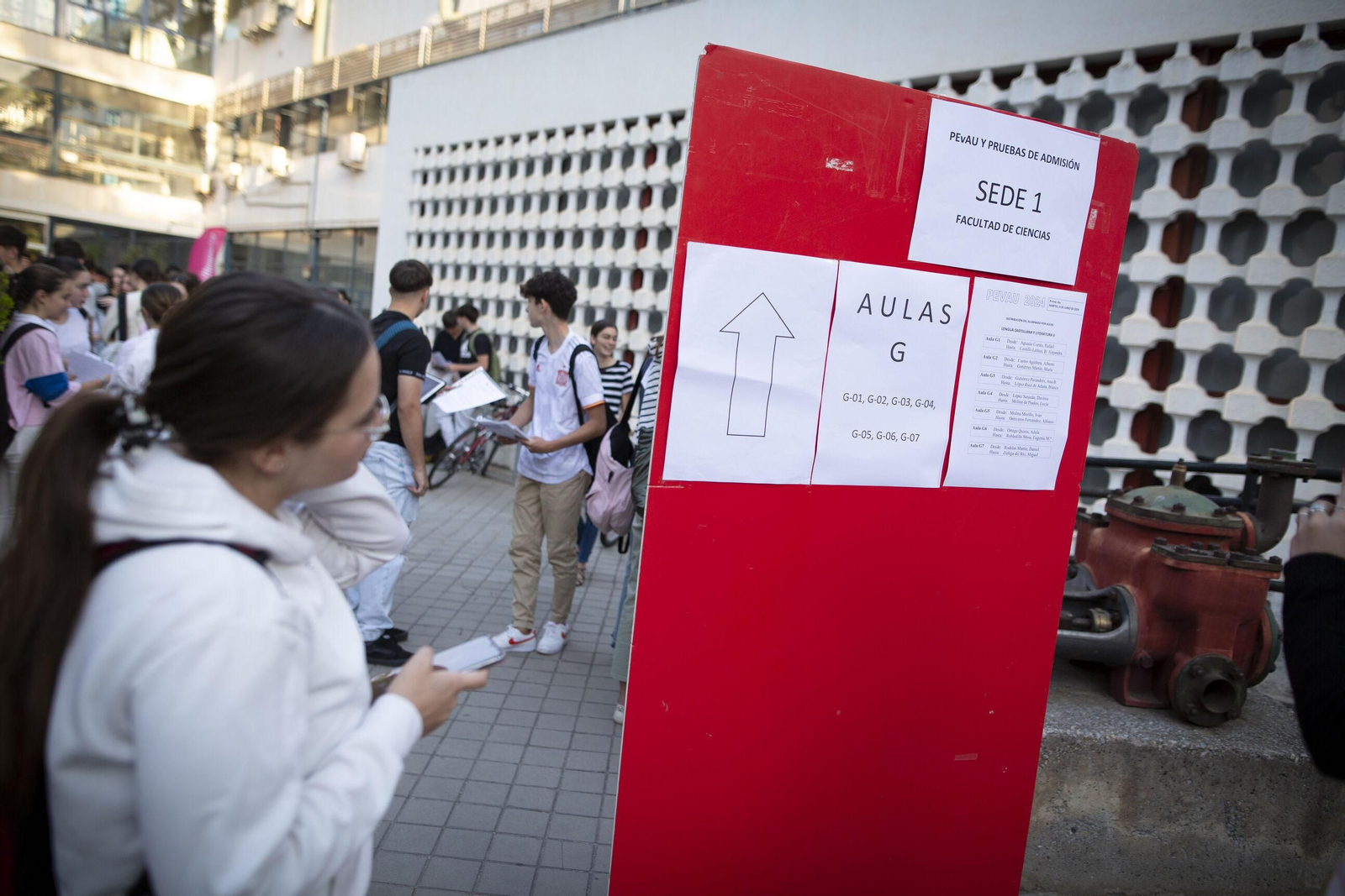 Así está siendo el primer día de Selectividad en Granada