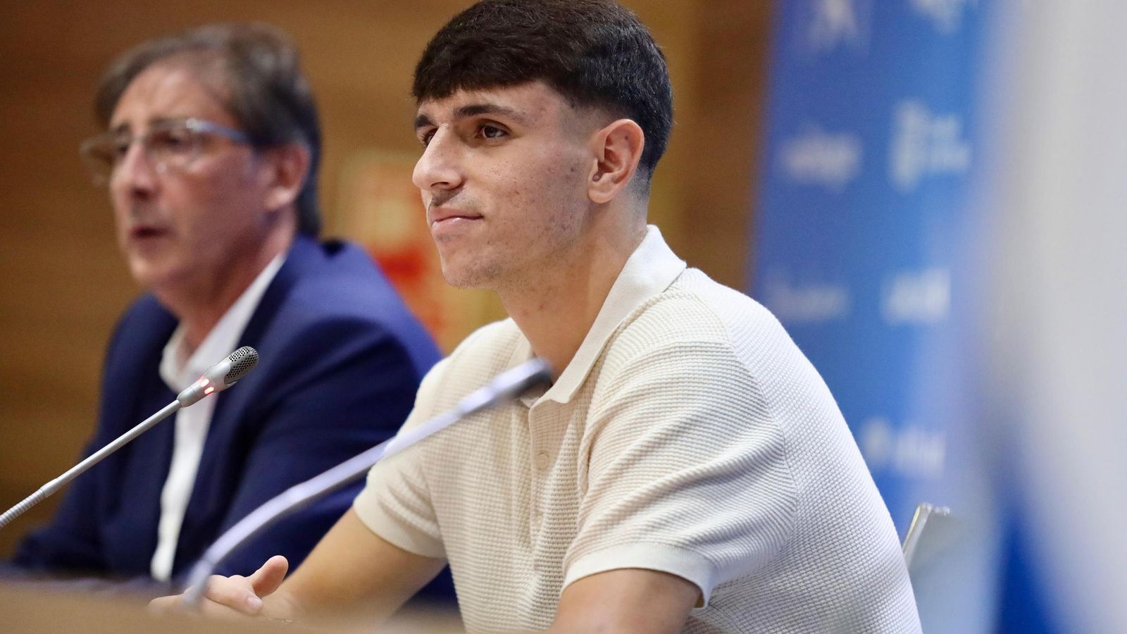 La renovación de Izan Merino y el balance de mercado de Loren, en fotos