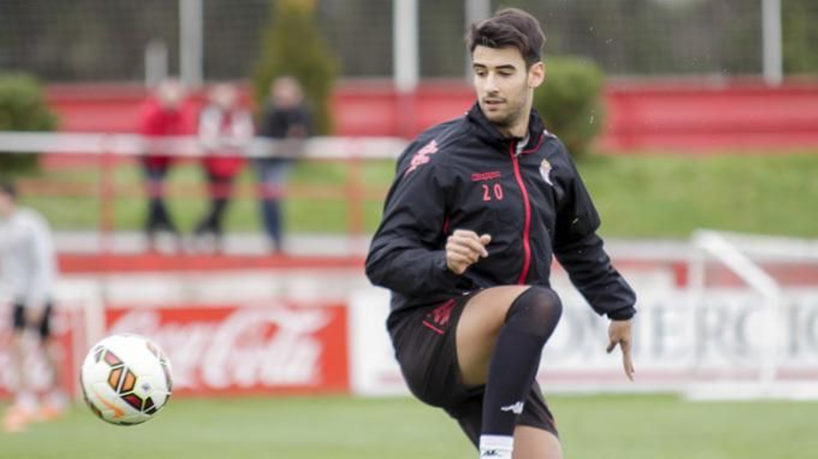 Julio Rodríguez, en un entrenamiento con el Sporting en Mareo.