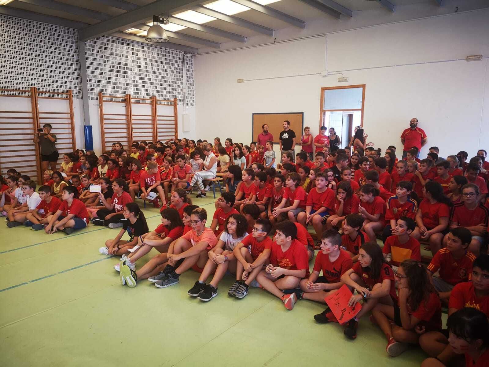 Fotogalería de la visita de las 'Guerreras' a colegios de la provincia