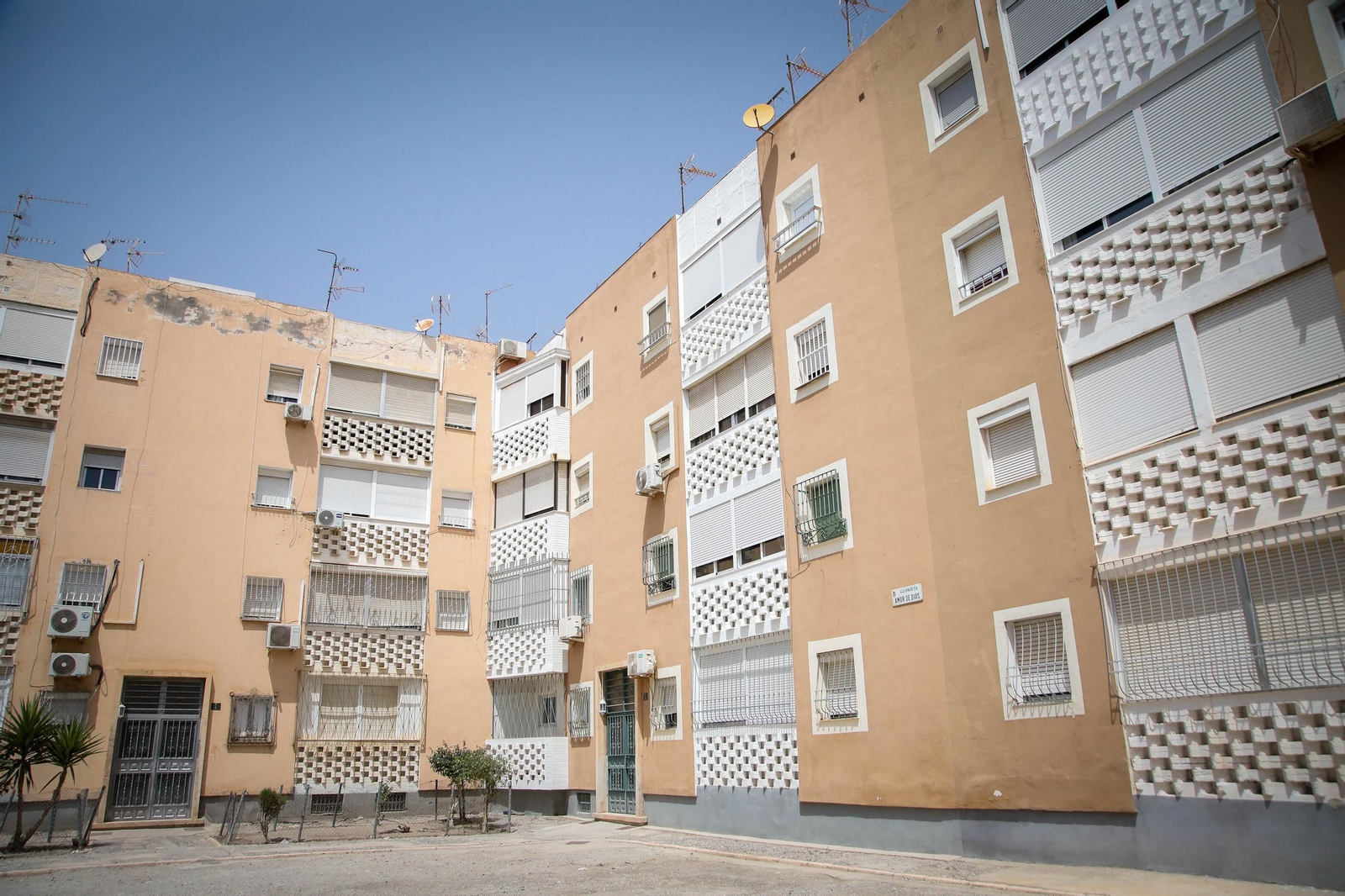 Imágenes de las quejas vecinales ante los cortes de luz en el barrio de pescadería