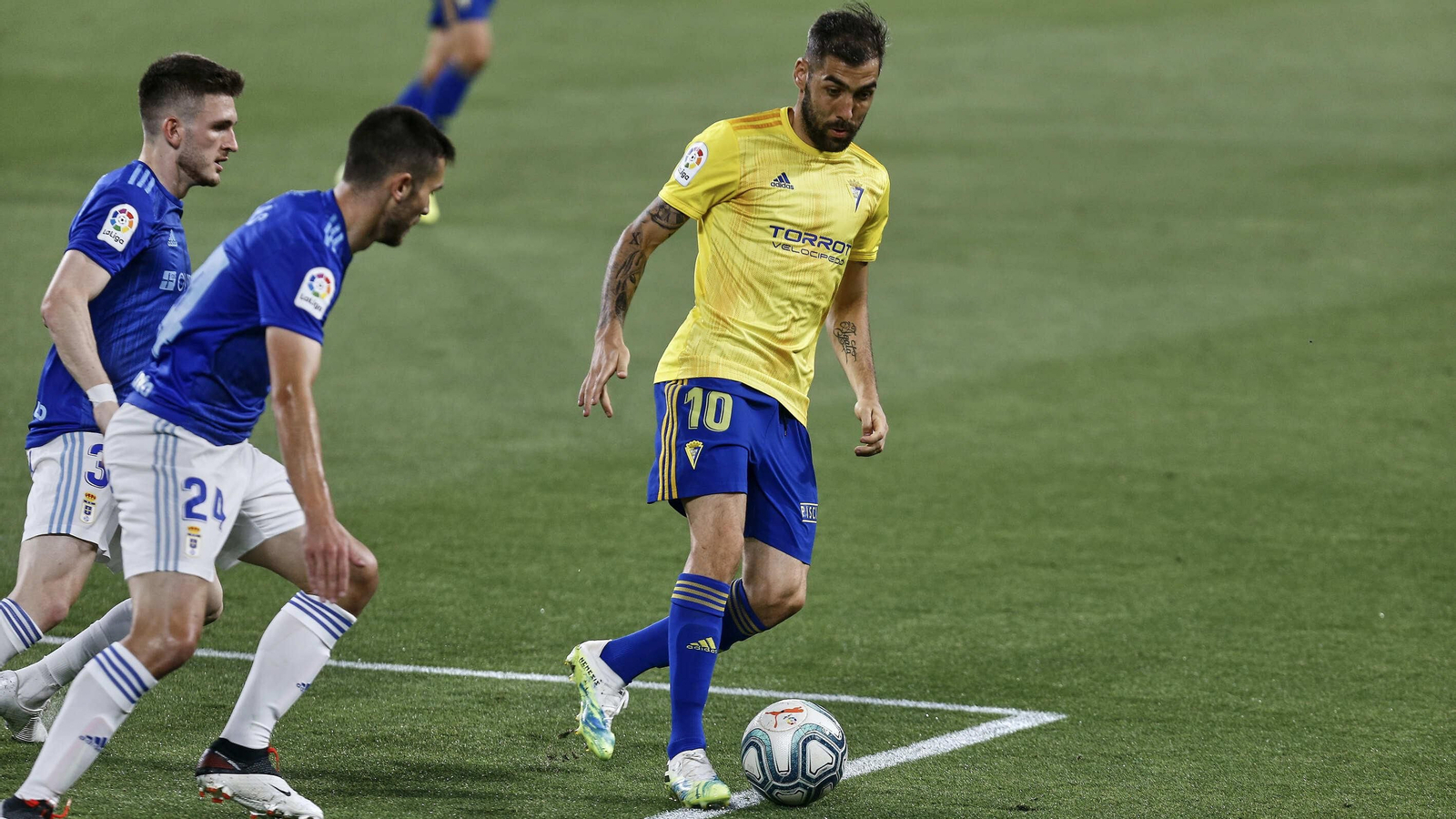 Las imágenes del Cádiz-Oviedo