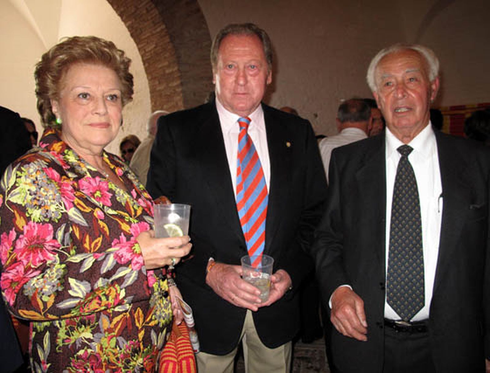 Reyes Bejarano y los empresarios Juan Luis Moreno Cabanás y Manuel Moreno Curado.

Foto: Victoria Ramírez