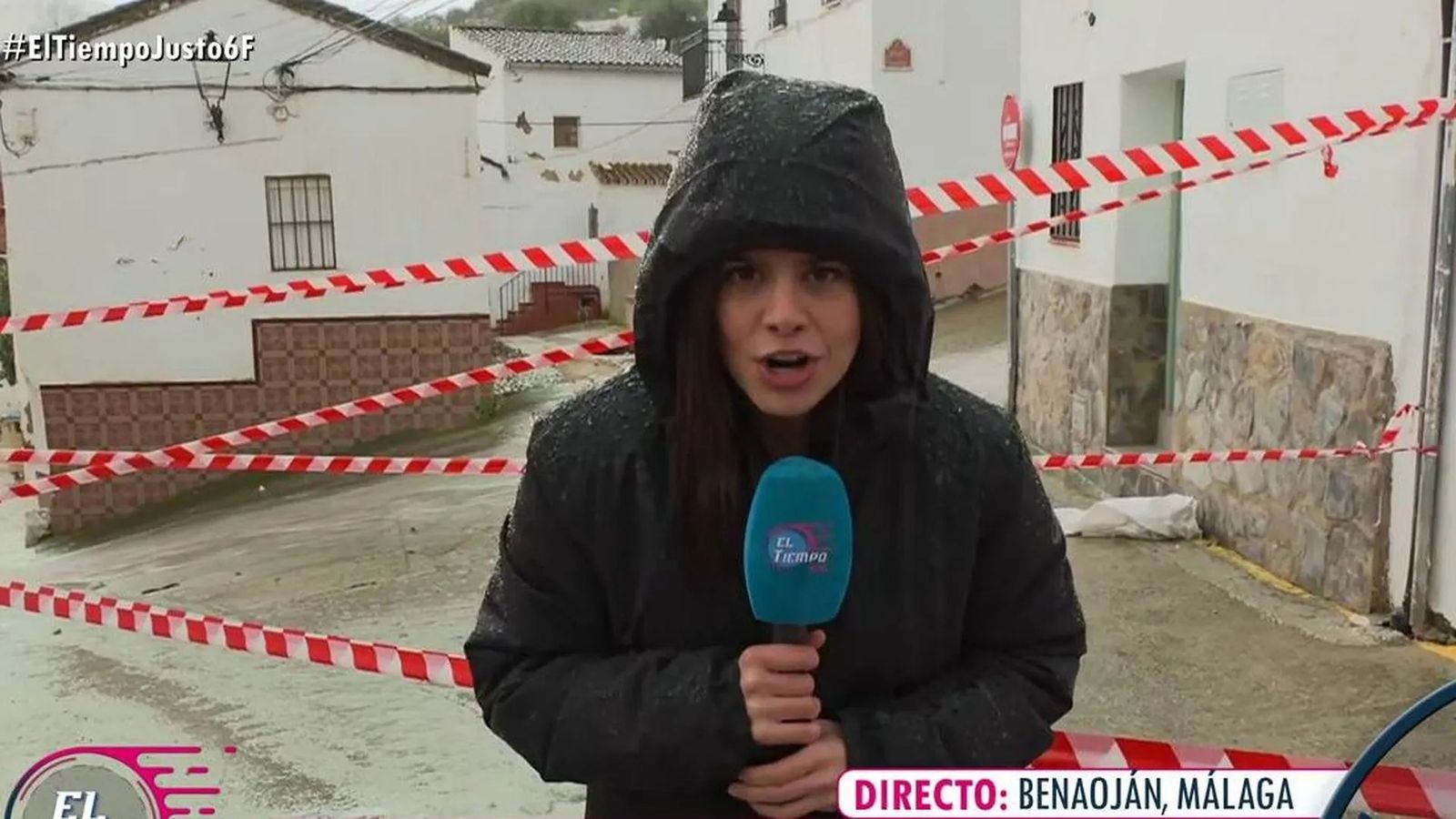La reportera Luisa Chamizo en su directo para 'El tiempo justo' desde Benaoján (Málaga).
